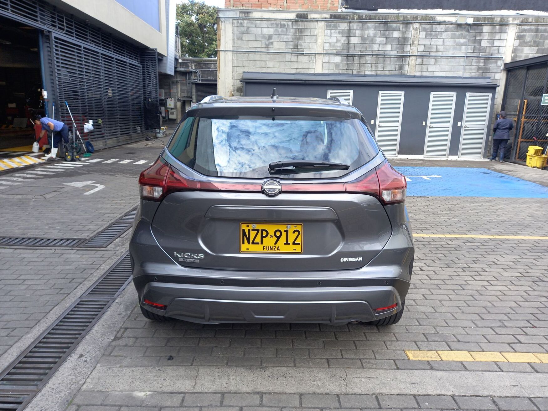 NISSAN KICKS 2026