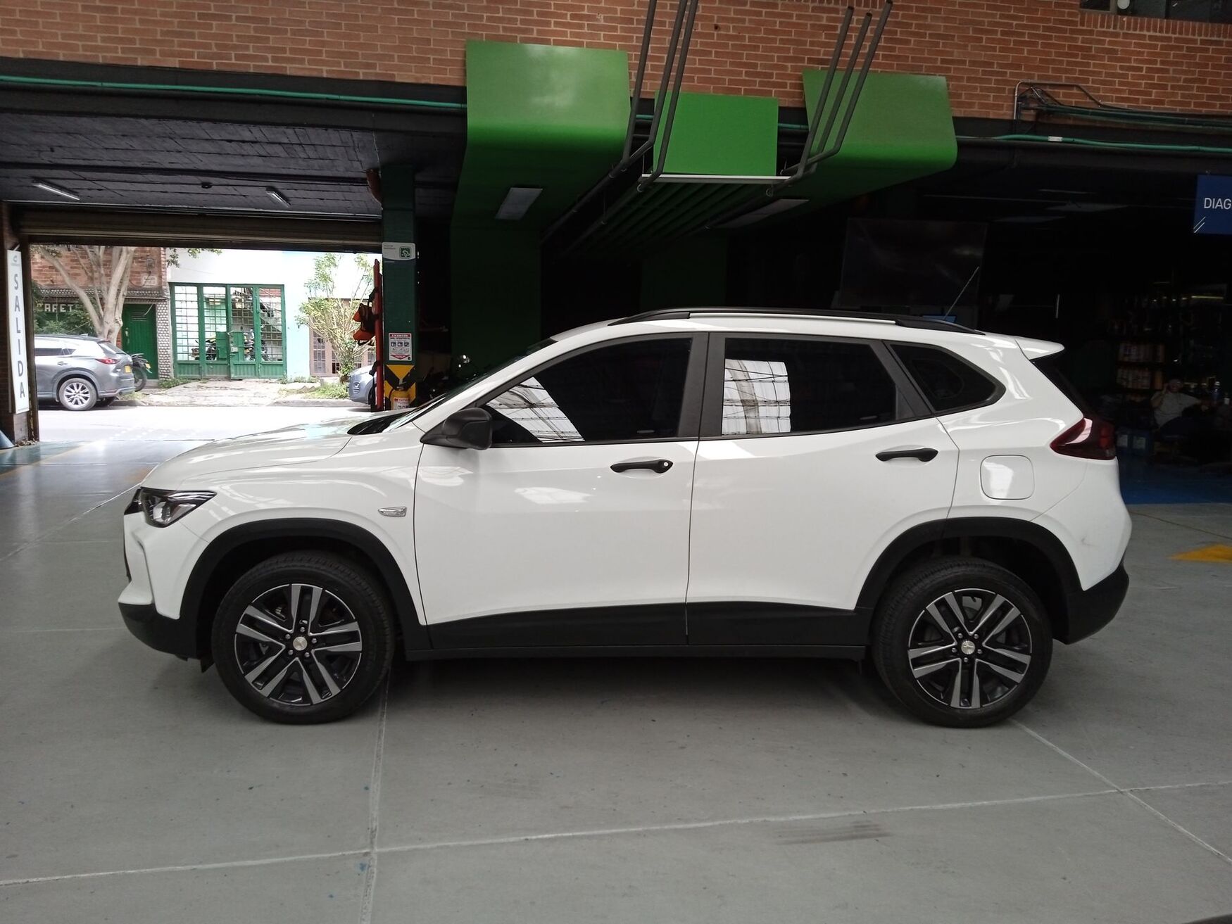 CHEVROLET TRACKER 2025