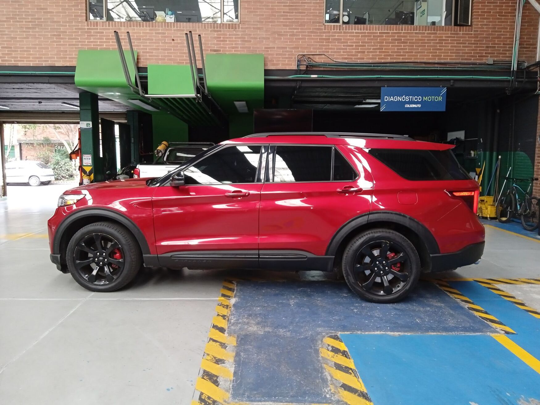 FORD EXPLORER 2023