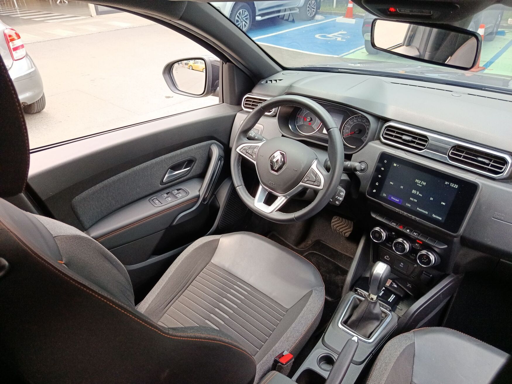 RENAULT DUSTER 2025