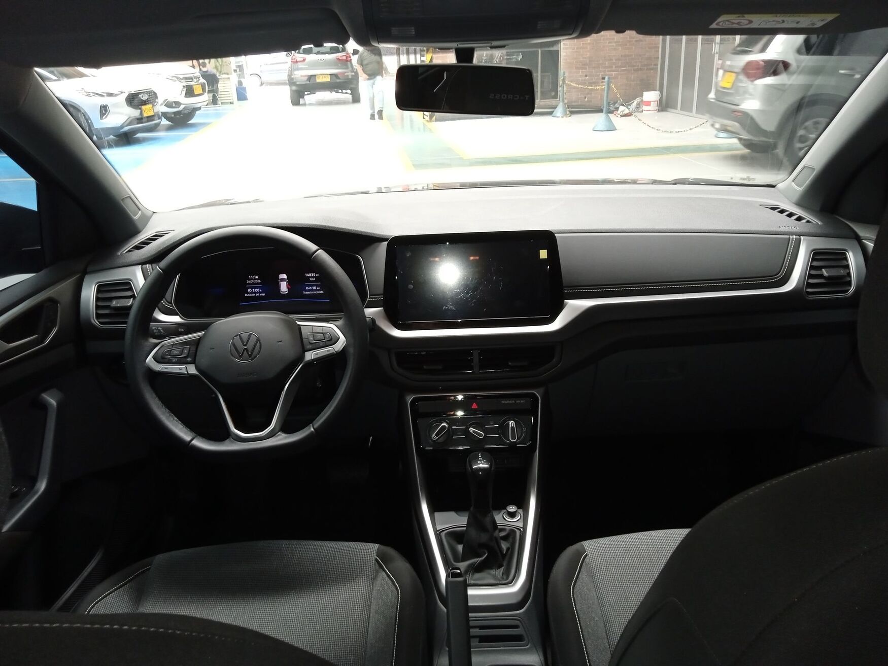 VOLKSWAGEN T-CROSS 2025