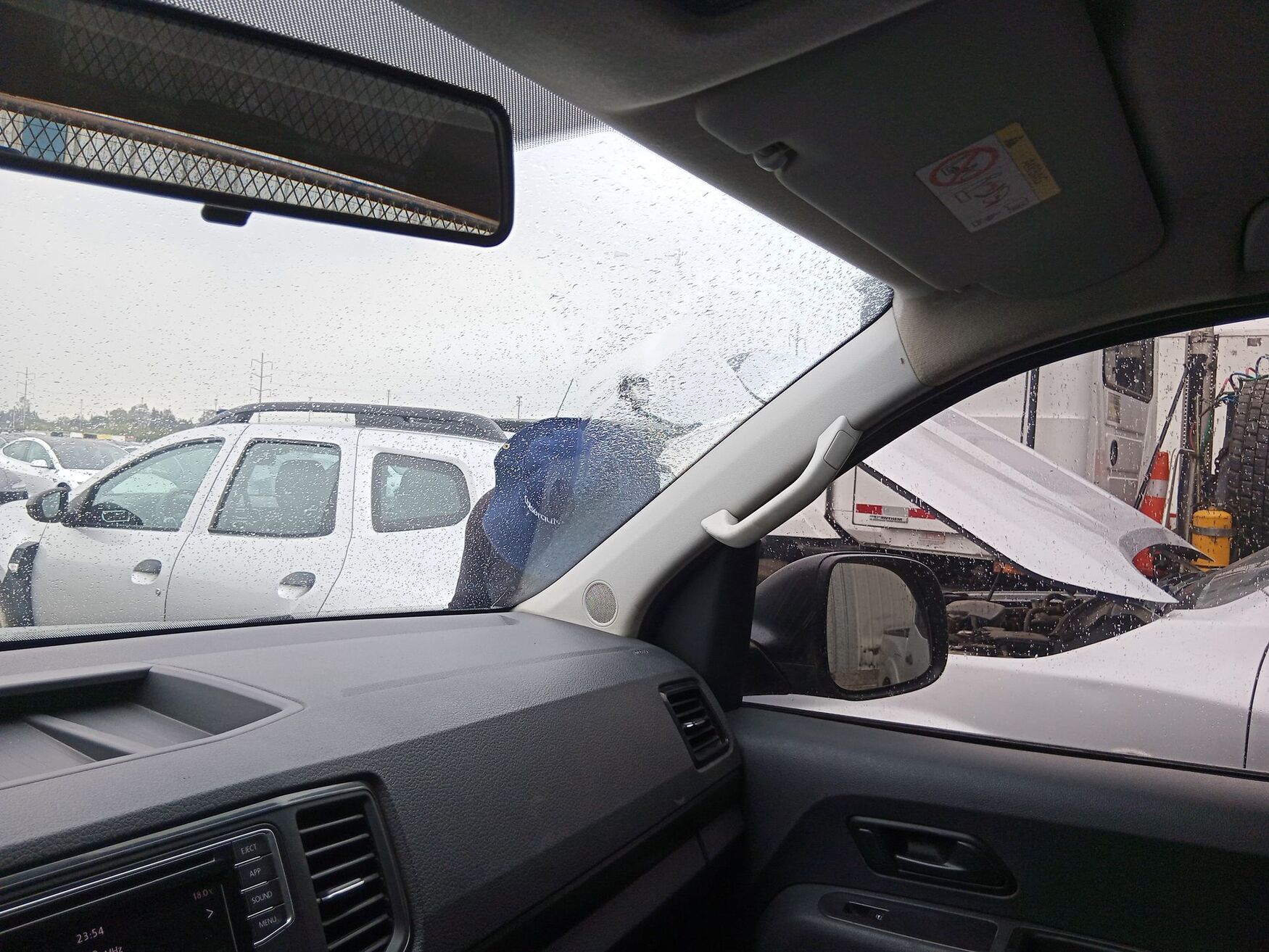 VOLKSWAGEN AMAROK 2023