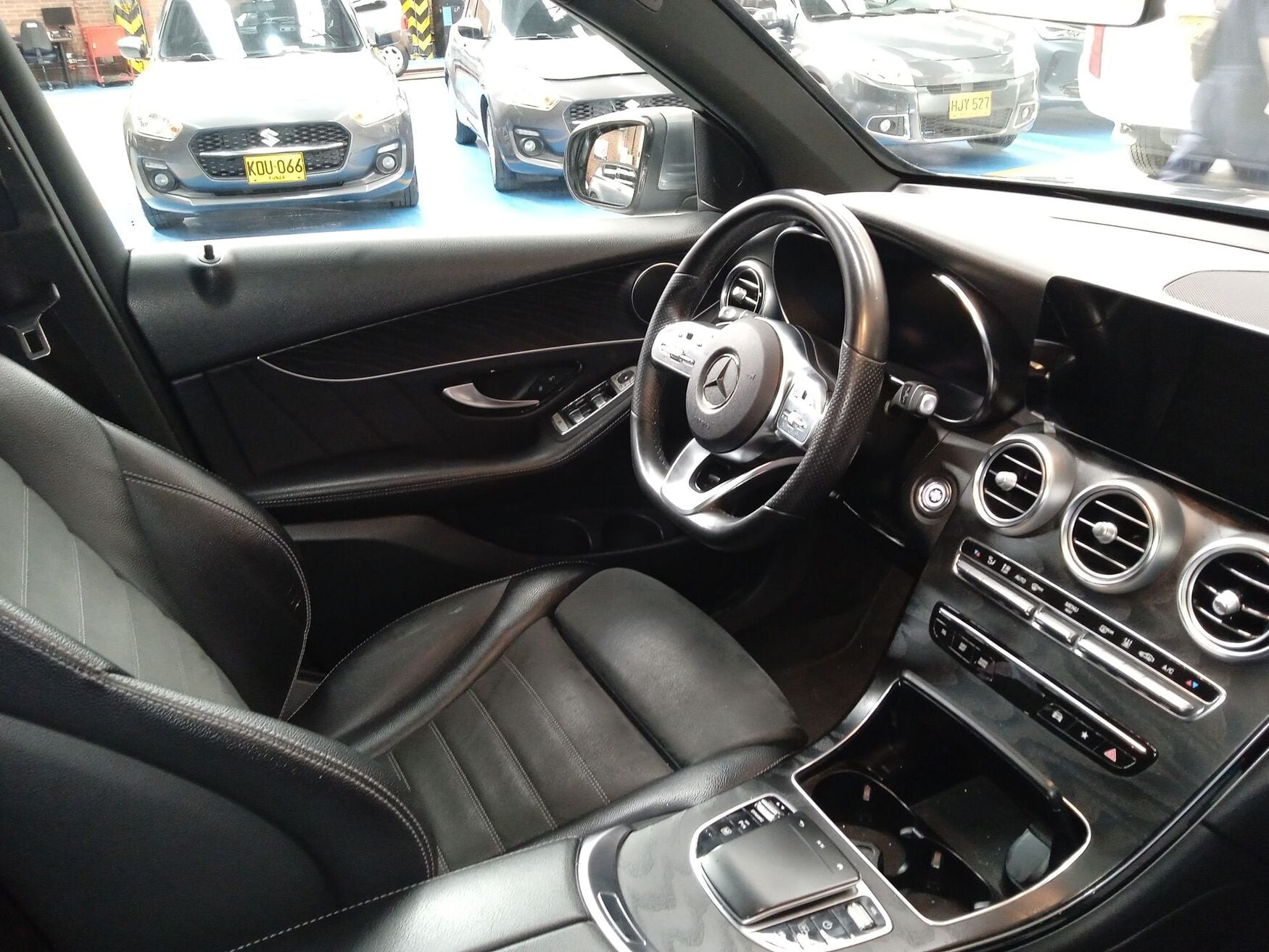 MERCEDES-BENZ GLC300E 2022