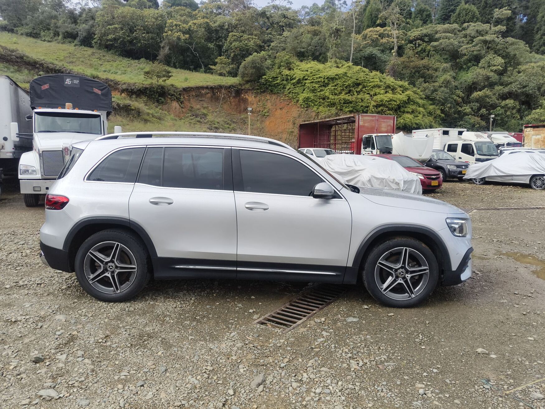 MERCEDES-BENZ GLB200 2023