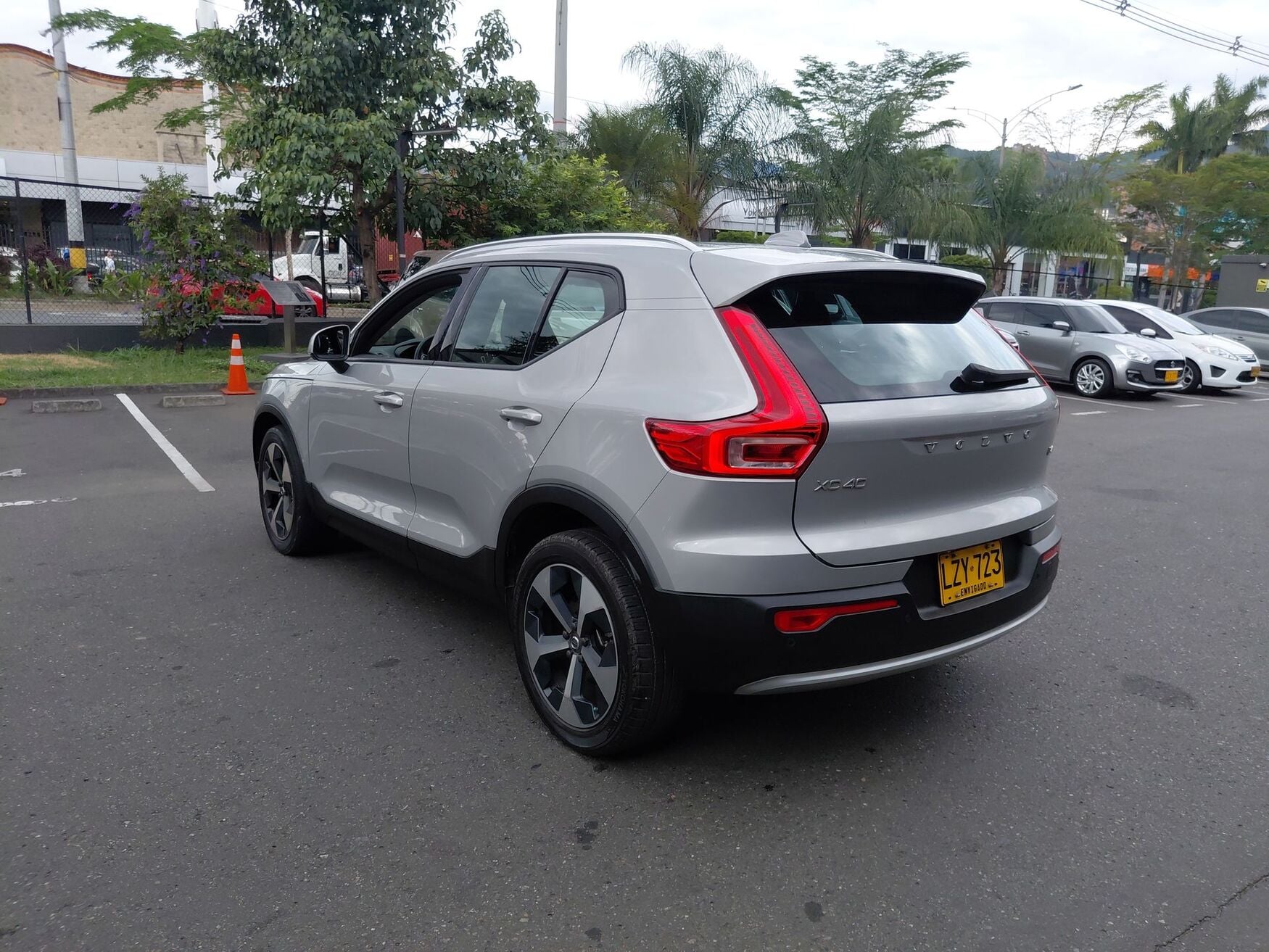 VOLVO XC40 2023