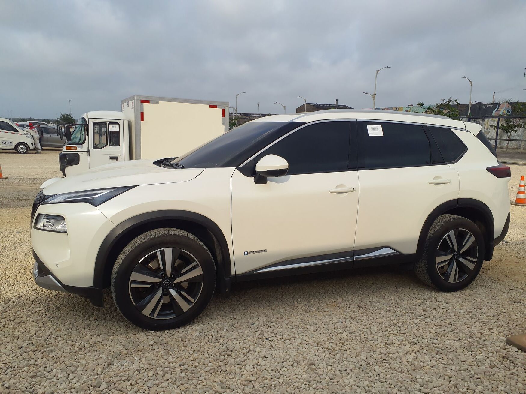 NISSAN X-TRAIL 2025