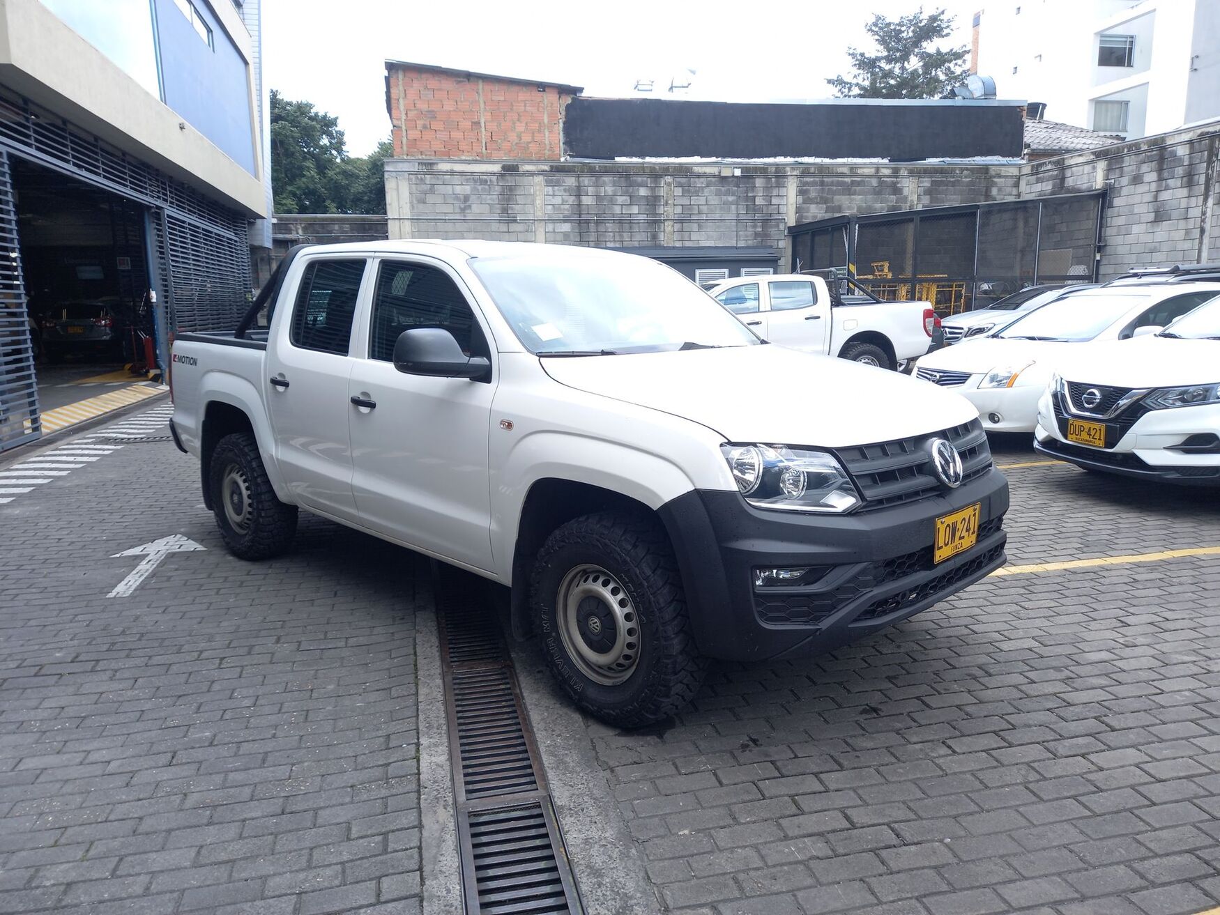VOLKSWAGEN AMAROK 2023