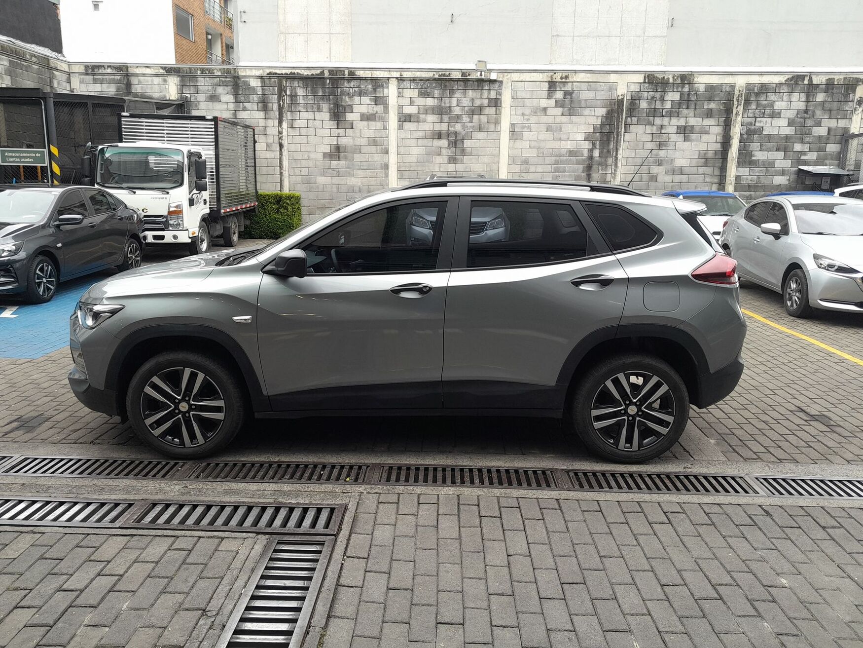 CHEVROLET TRACKER 2025