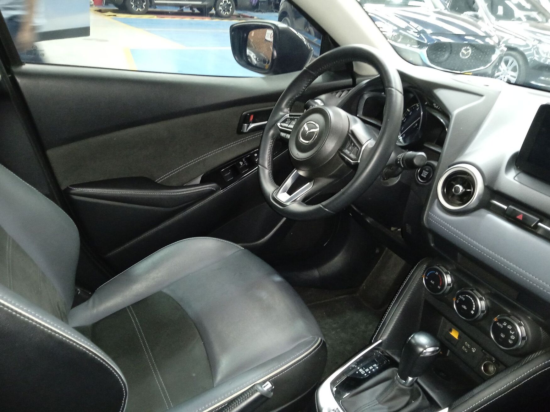 MAZDA 2 2023