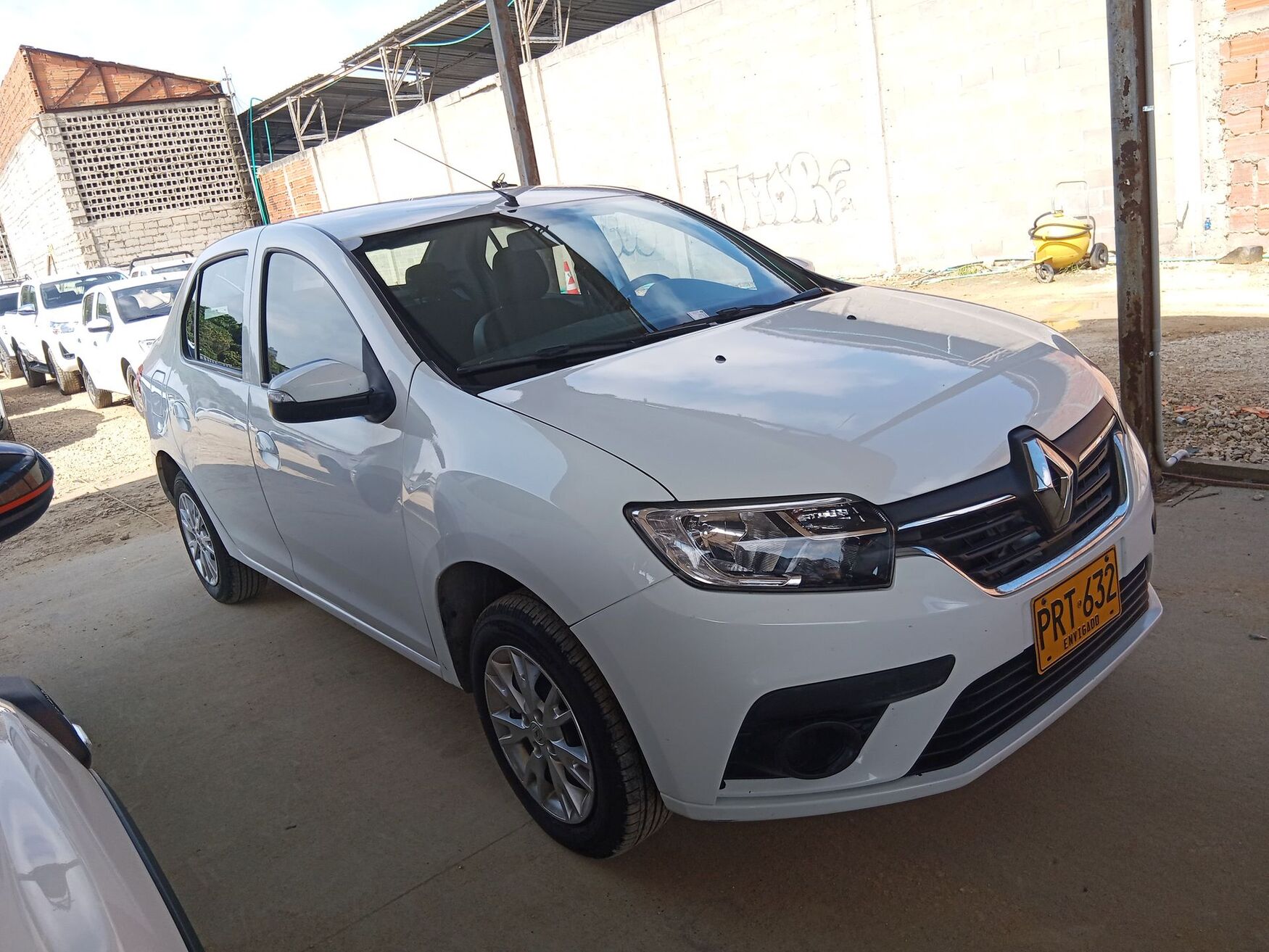 RENAULT LOGAN 2026