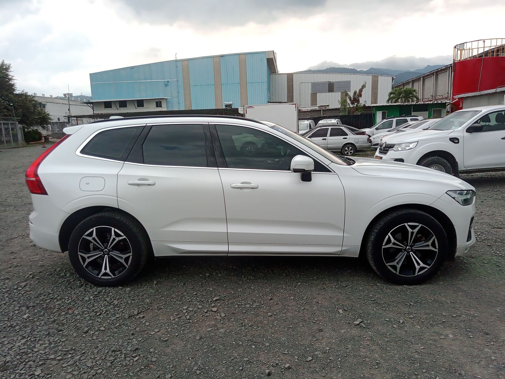 VOLVO XC60 2022