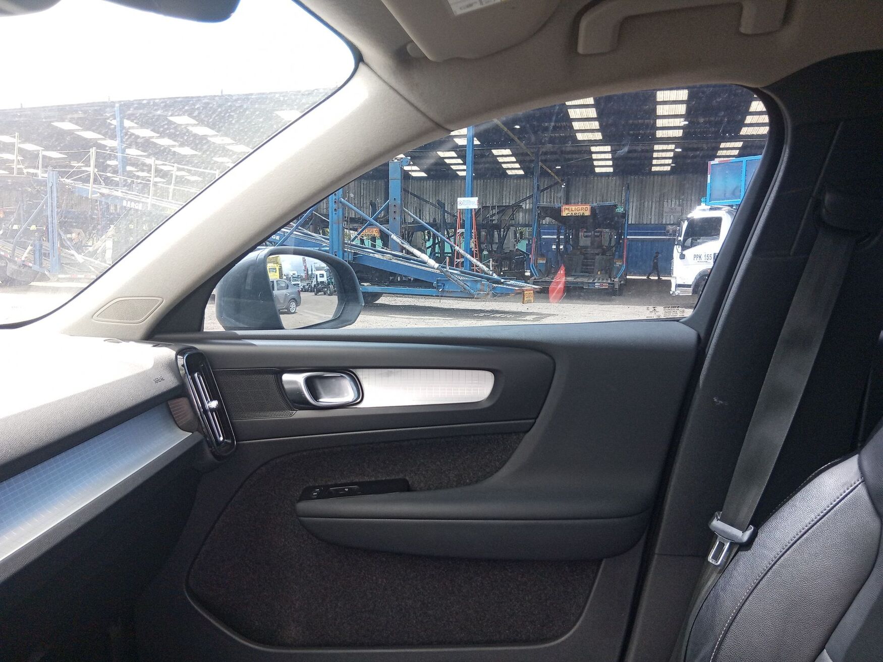 VOLVO XC40 2022