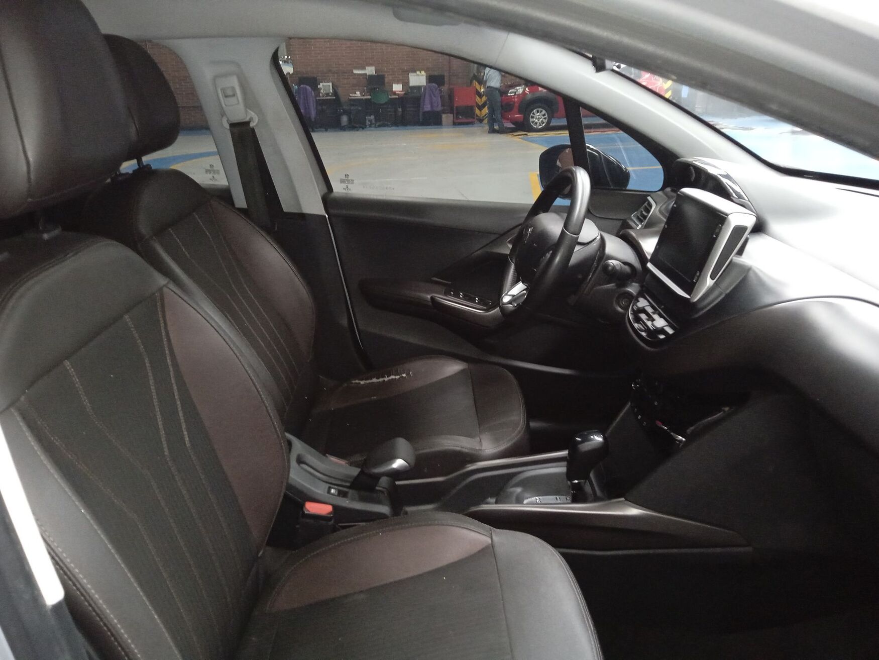 PEUGEOT 2008 2023