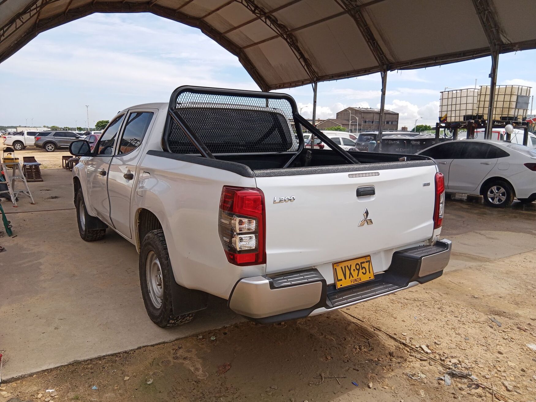 MITSUBISHI L200 2023
