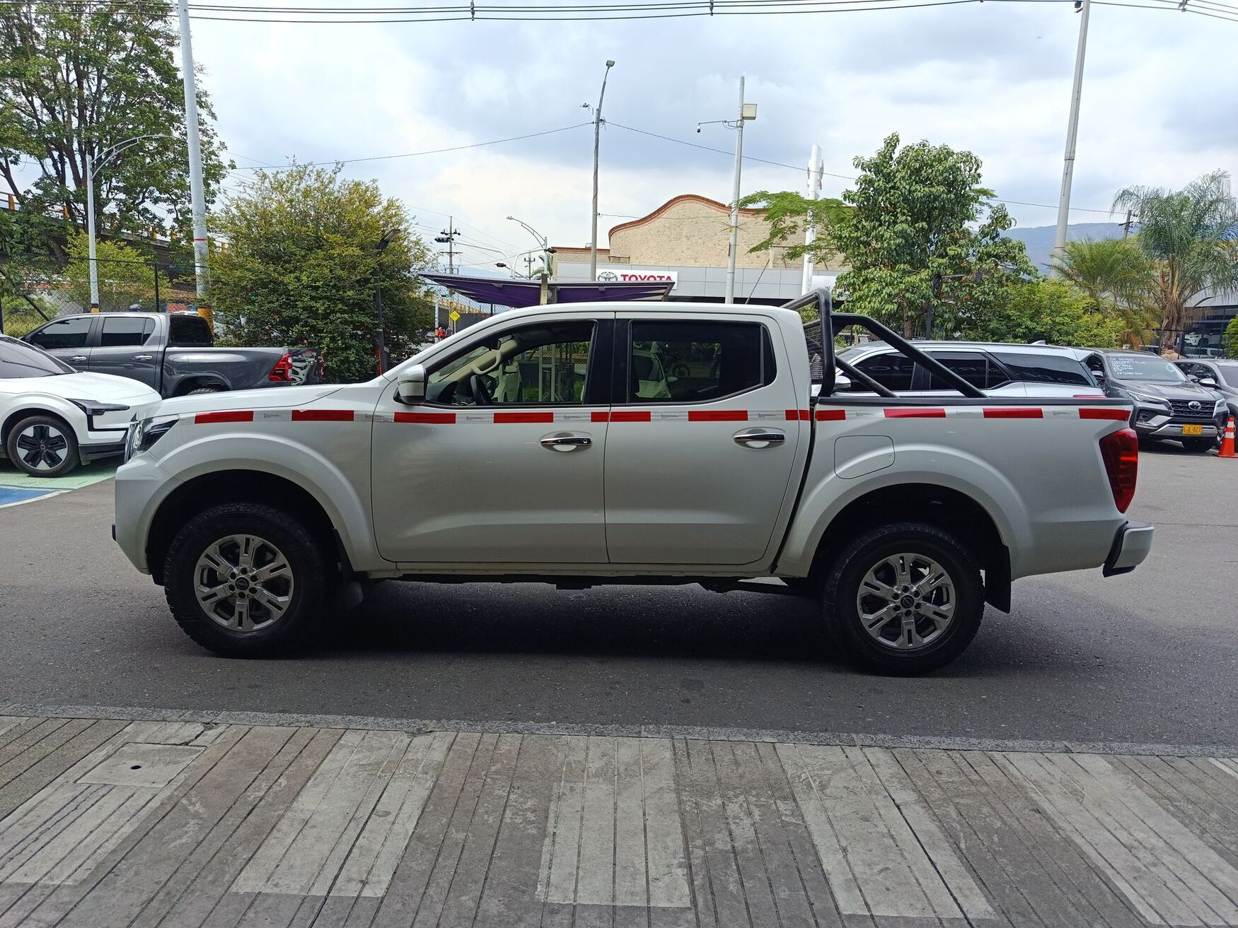 NISSAN FRONTIER 2026