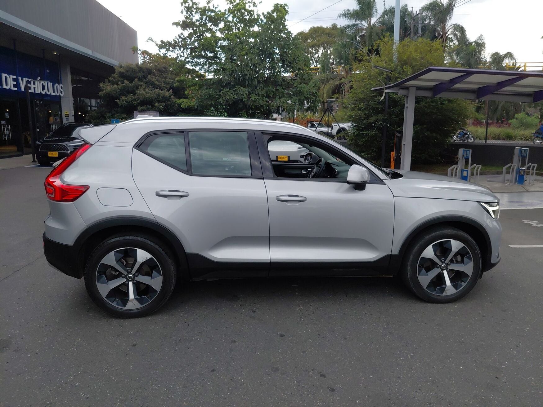VOLVO XC40 2023