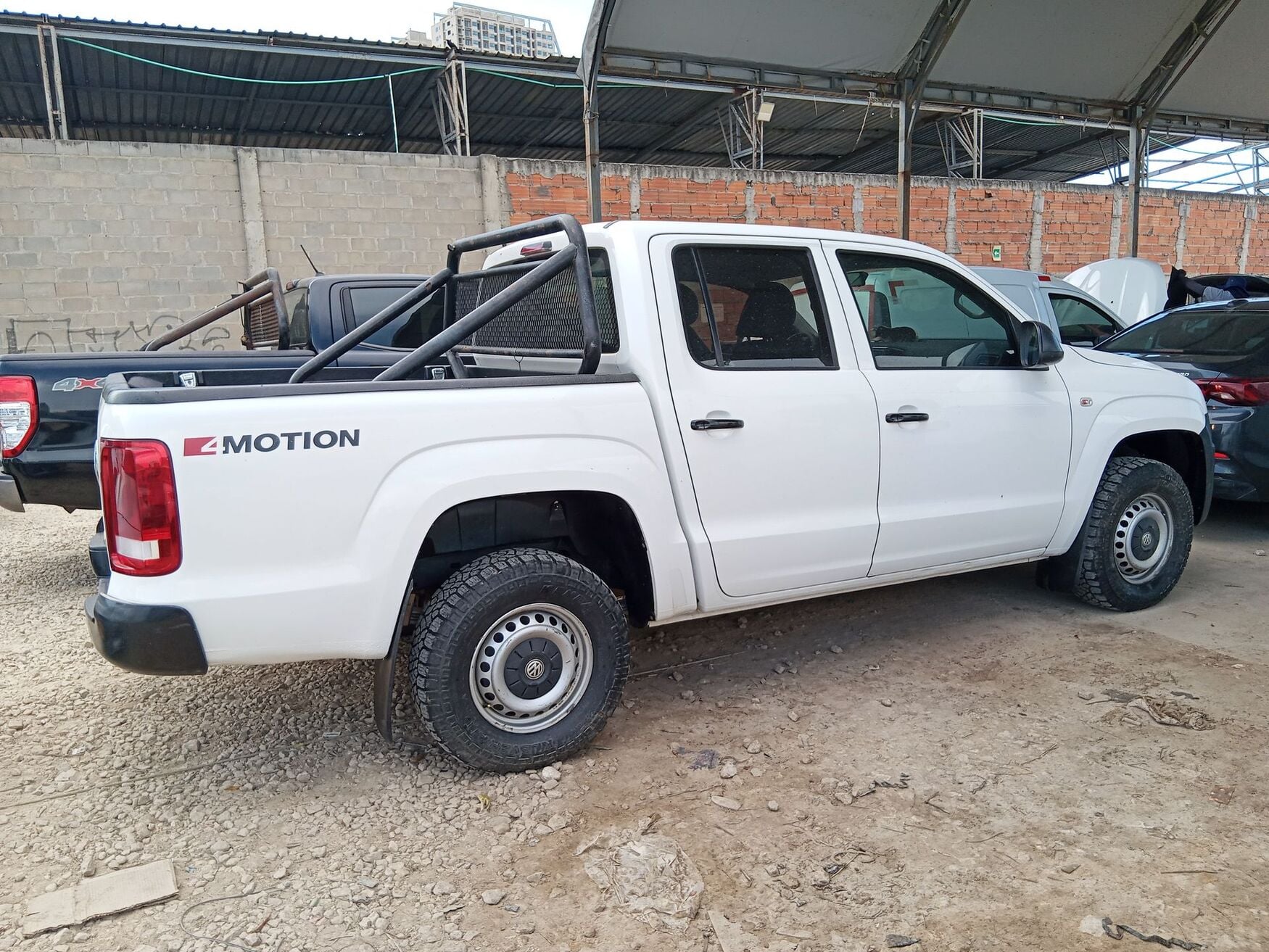 VOLKSWAGEN AMAROK 2023