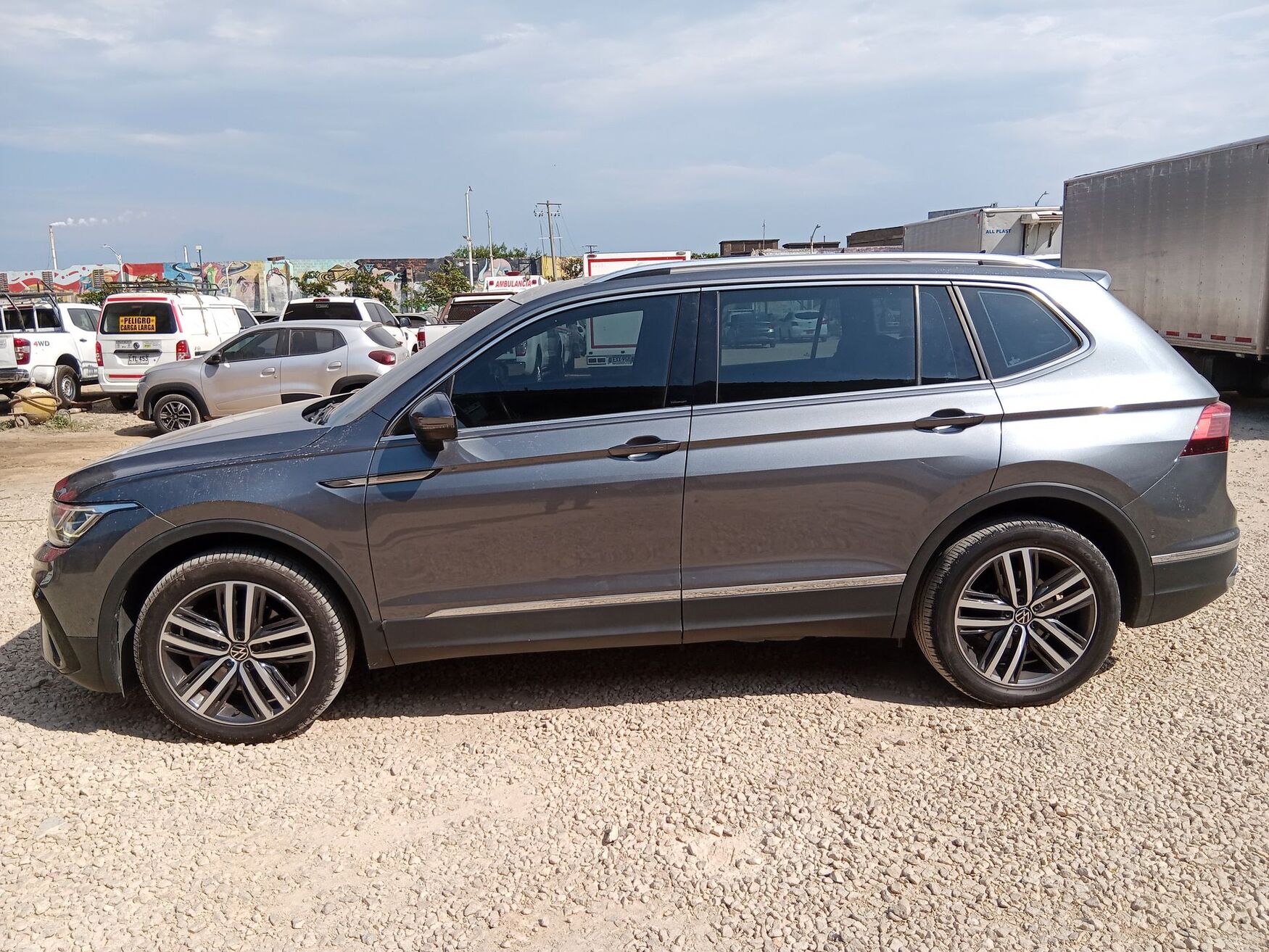VOLKSWAGEN TIGUAN 2023