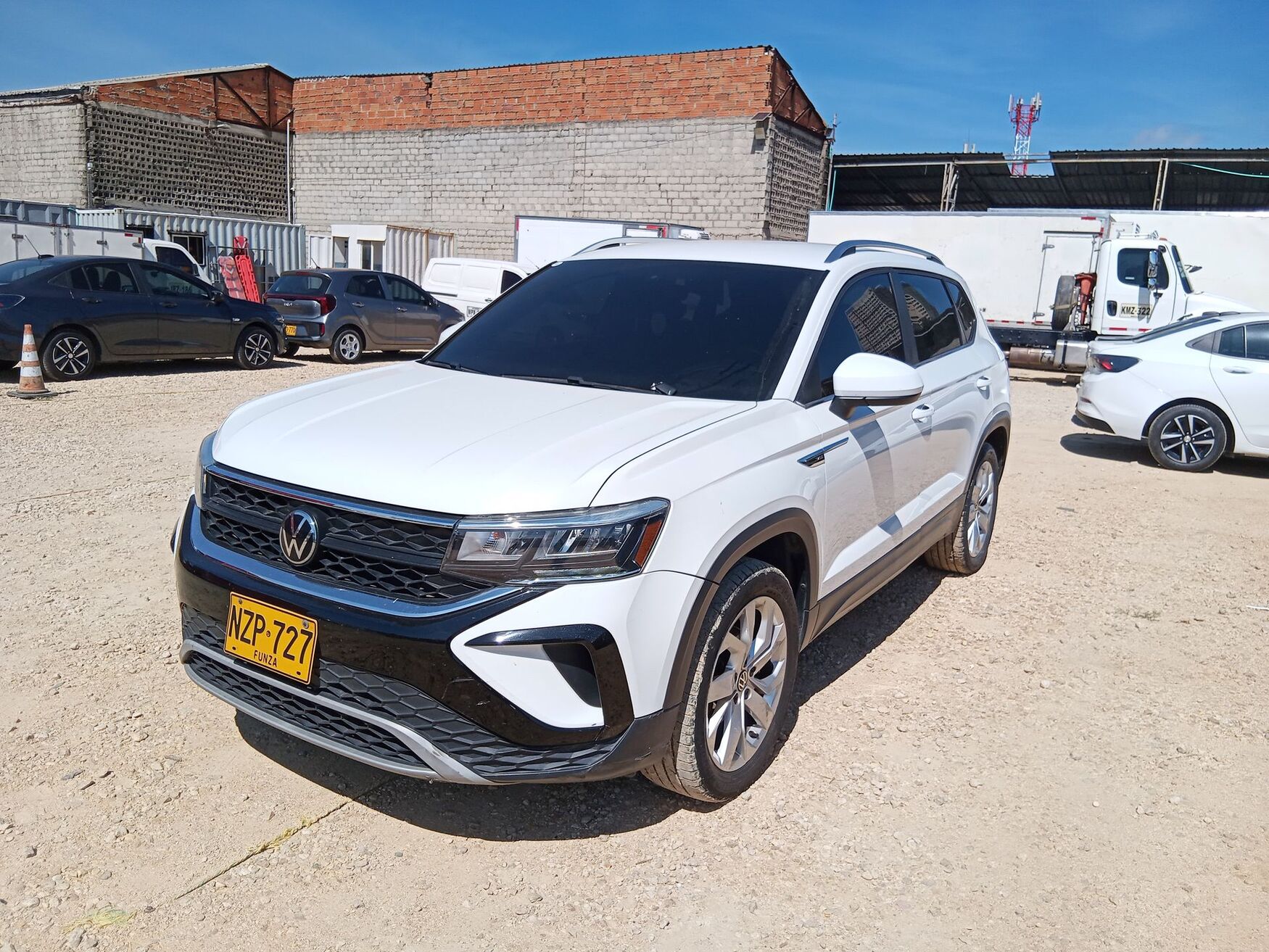 VOLKSWAGEN TAOS 2024