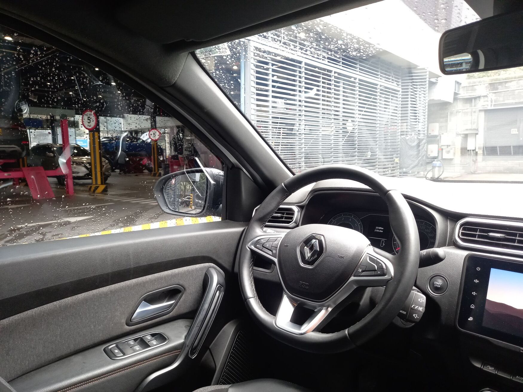 RENAULT DUSTER 2025