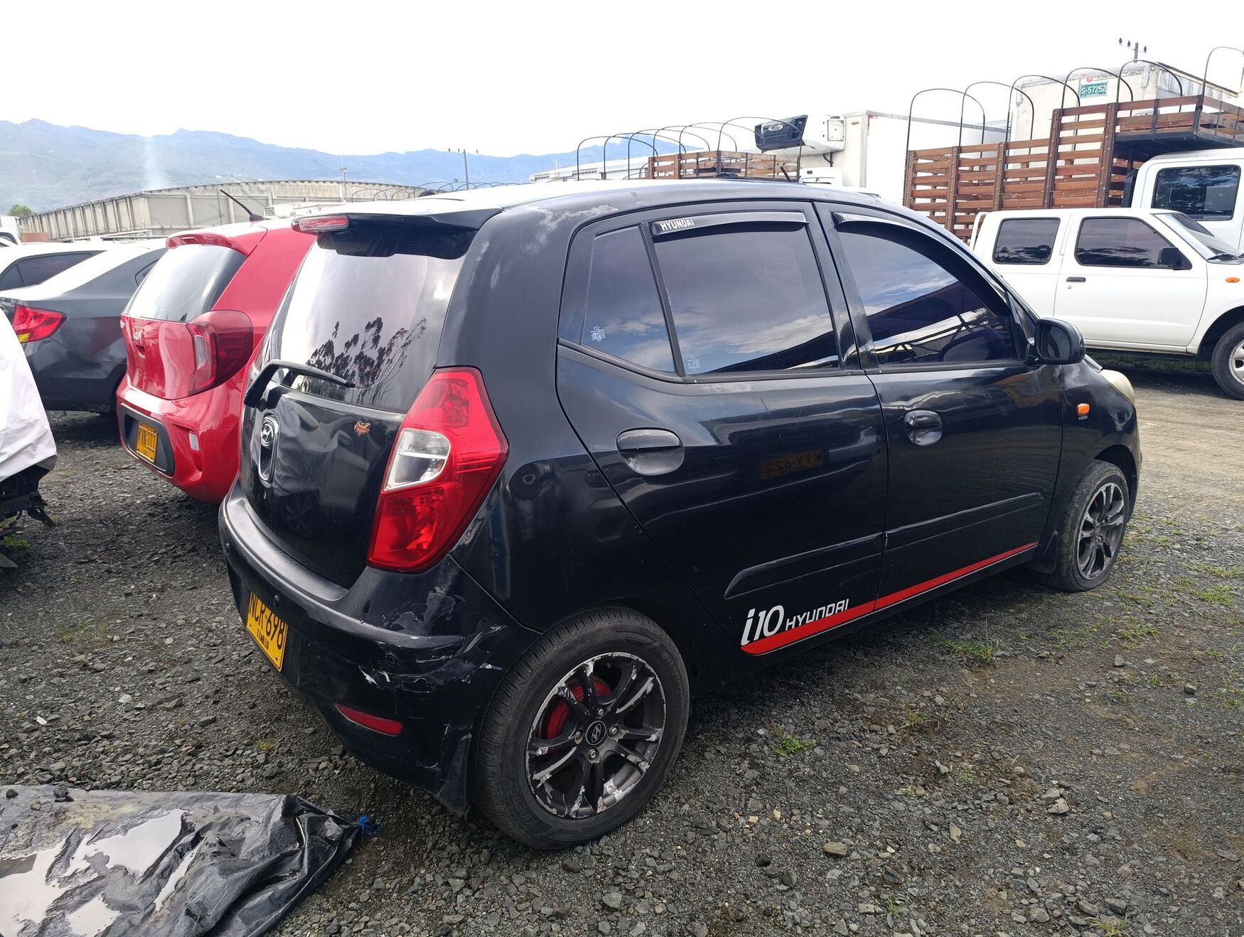 HYUNDAI I101100 2013