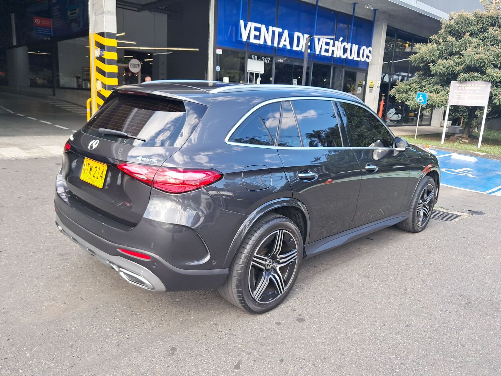 MERCEDES-BENZ GLC300 2025