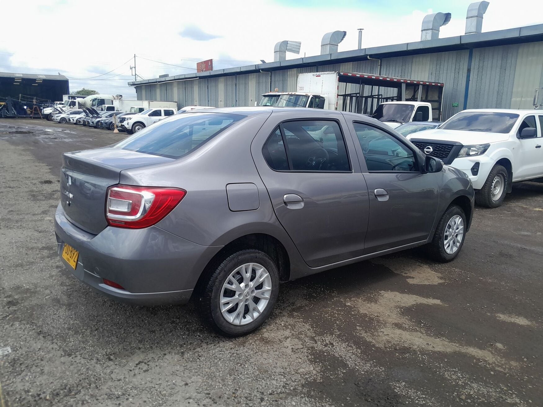 RENAULT LOGAN 2026