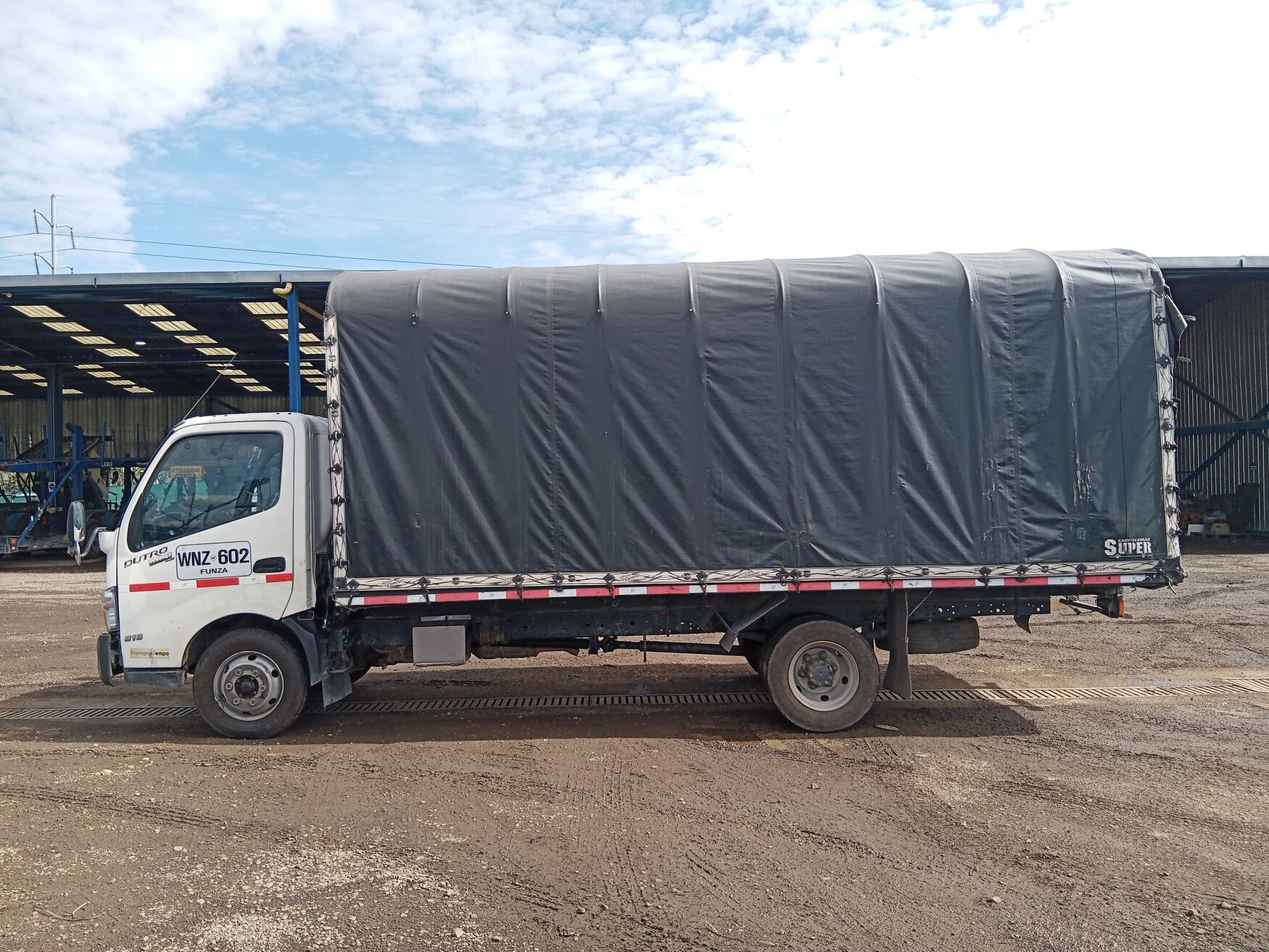 HINO DUTRO 2017