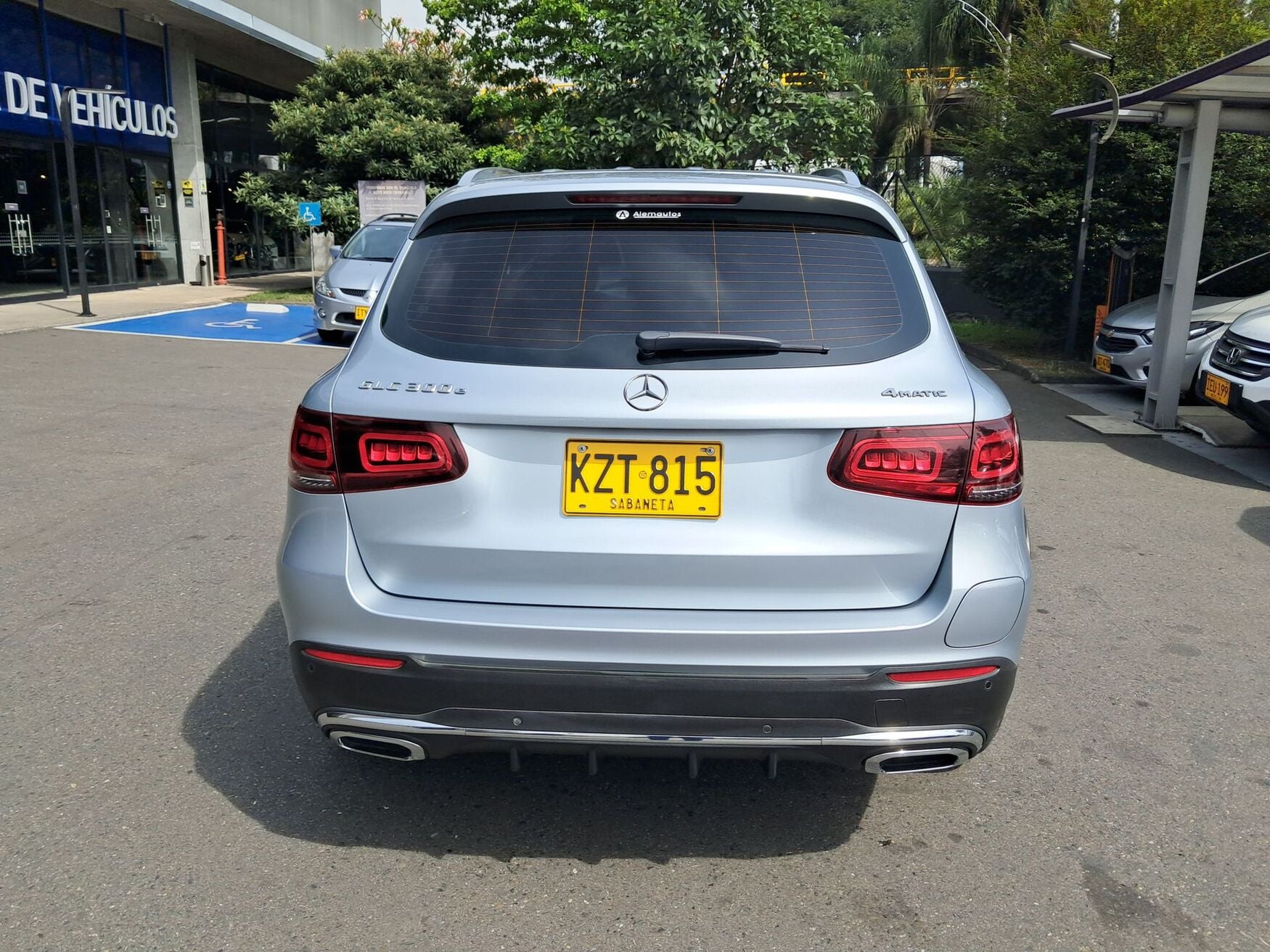 MERCEDES-BENZ GLC300E 2022