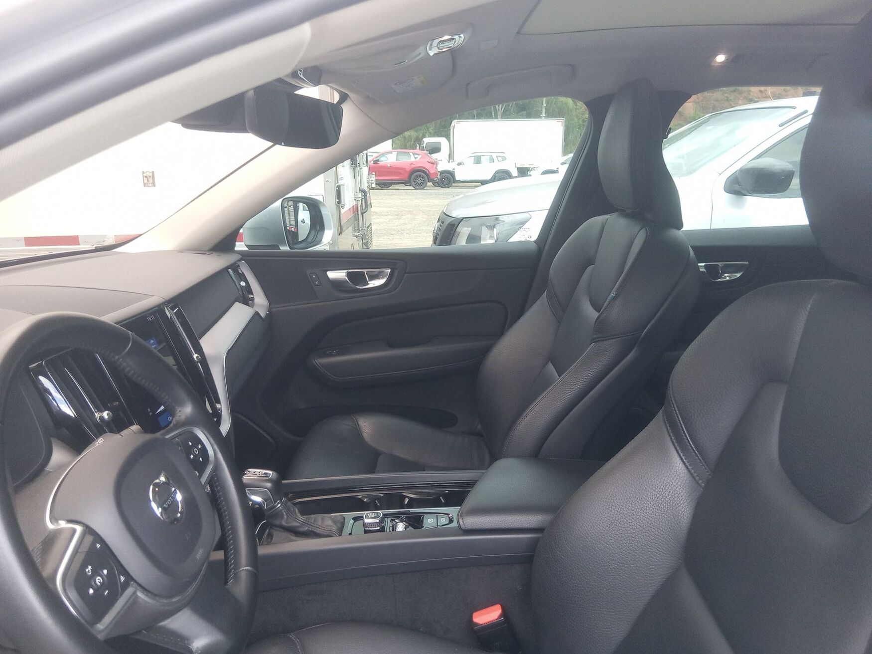 VOLVO XC60 2021