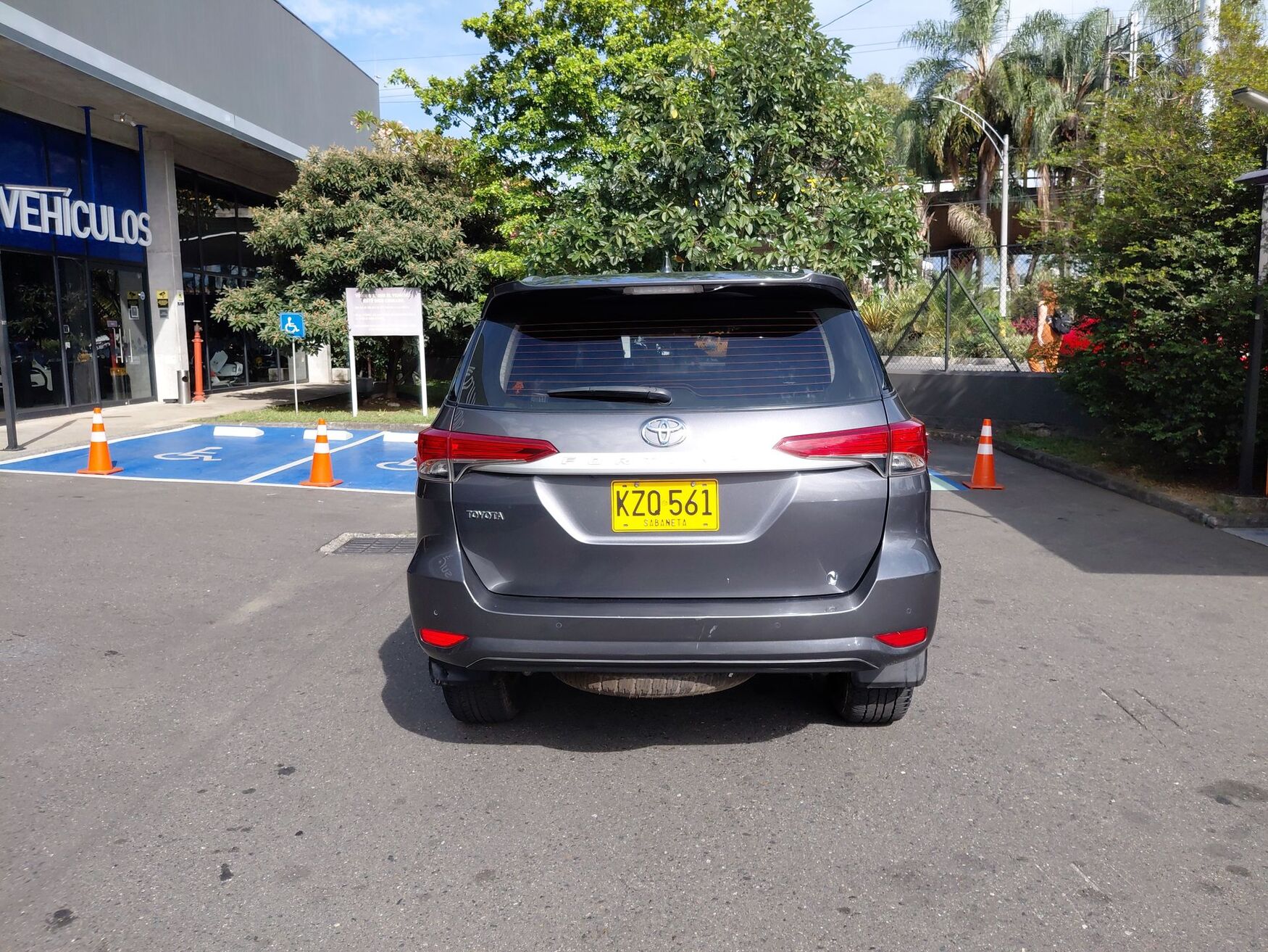 TOYOTA FORTUNER 2022