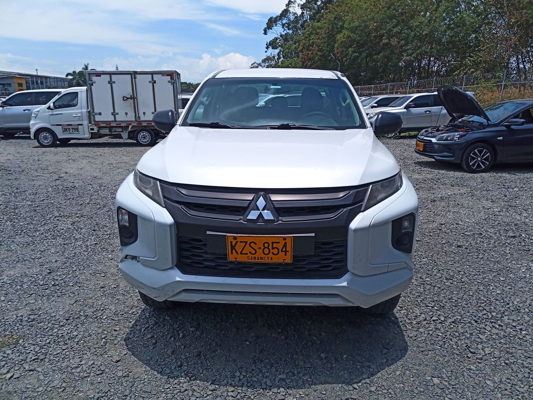 MITSUBISHI L200 2023