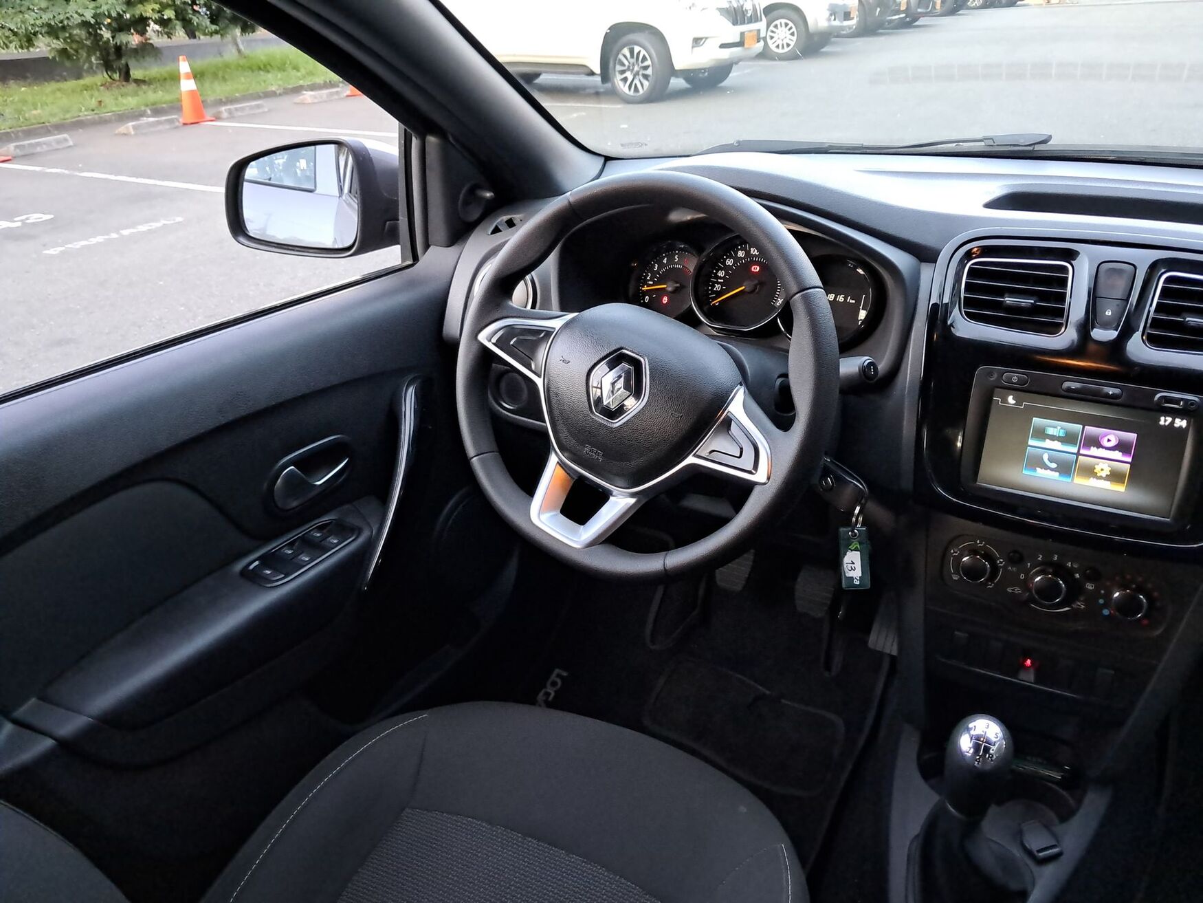 RENAULT LOGAN 2026