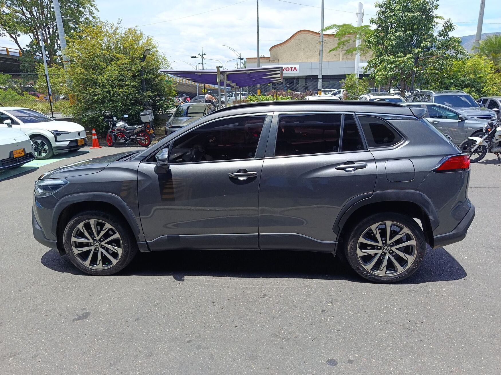 TOYOTA COROLLA CROSS 2023