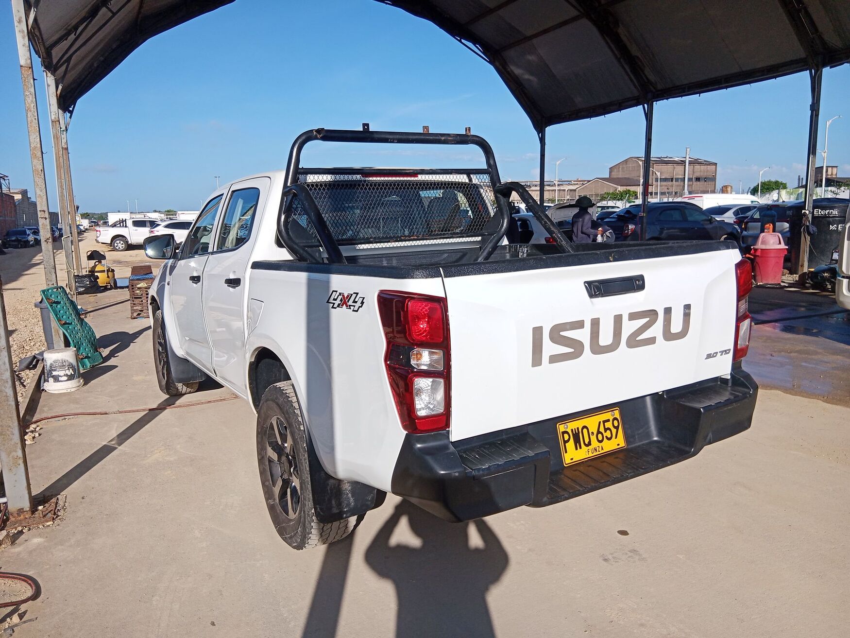 ISUZU FORCE 2025