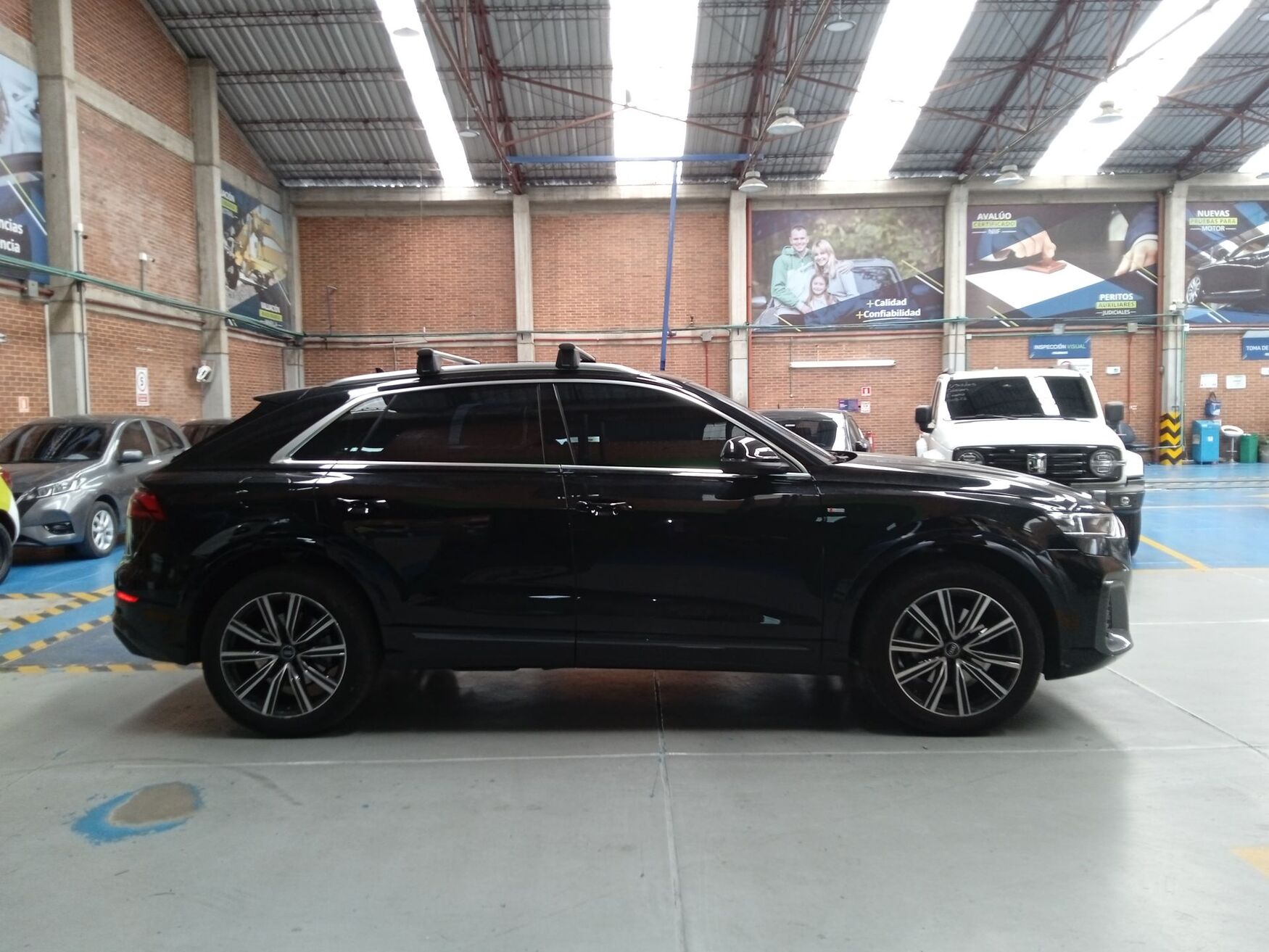 AUDI Q8 2025