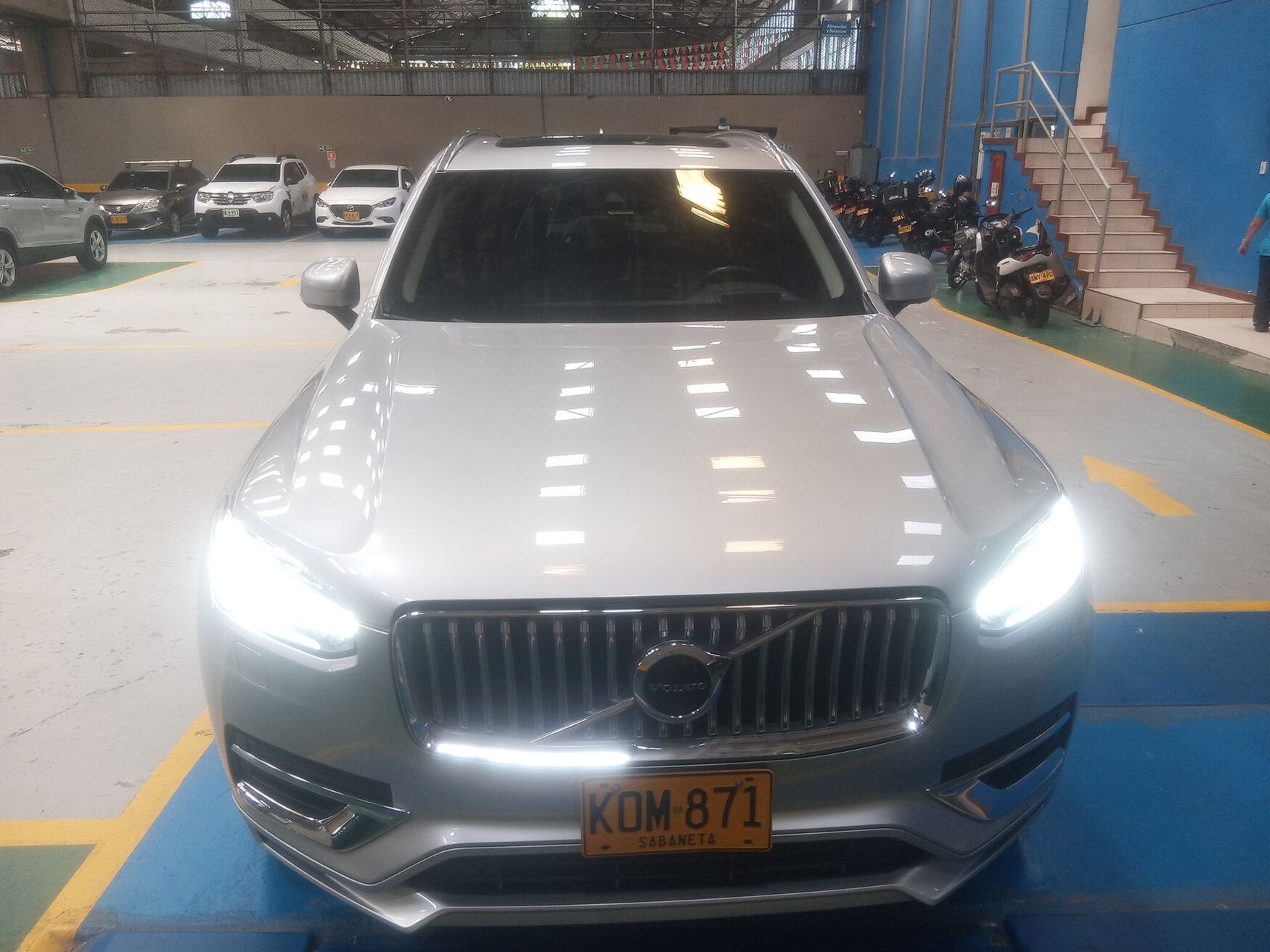 VOLVO XC90 2021