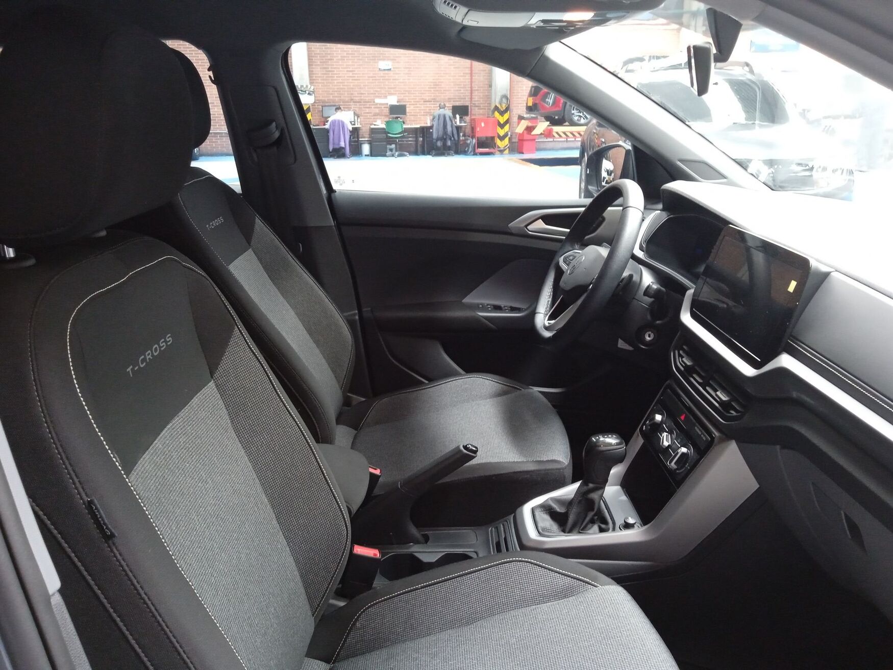 VOLKSWAGEN T-CROSS 2025