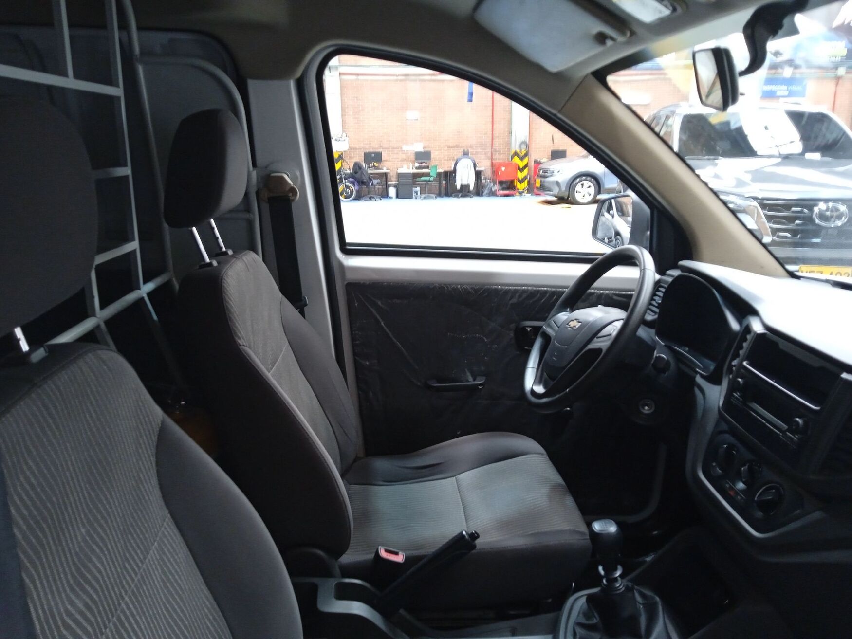 CHEVROLET N400 2025
