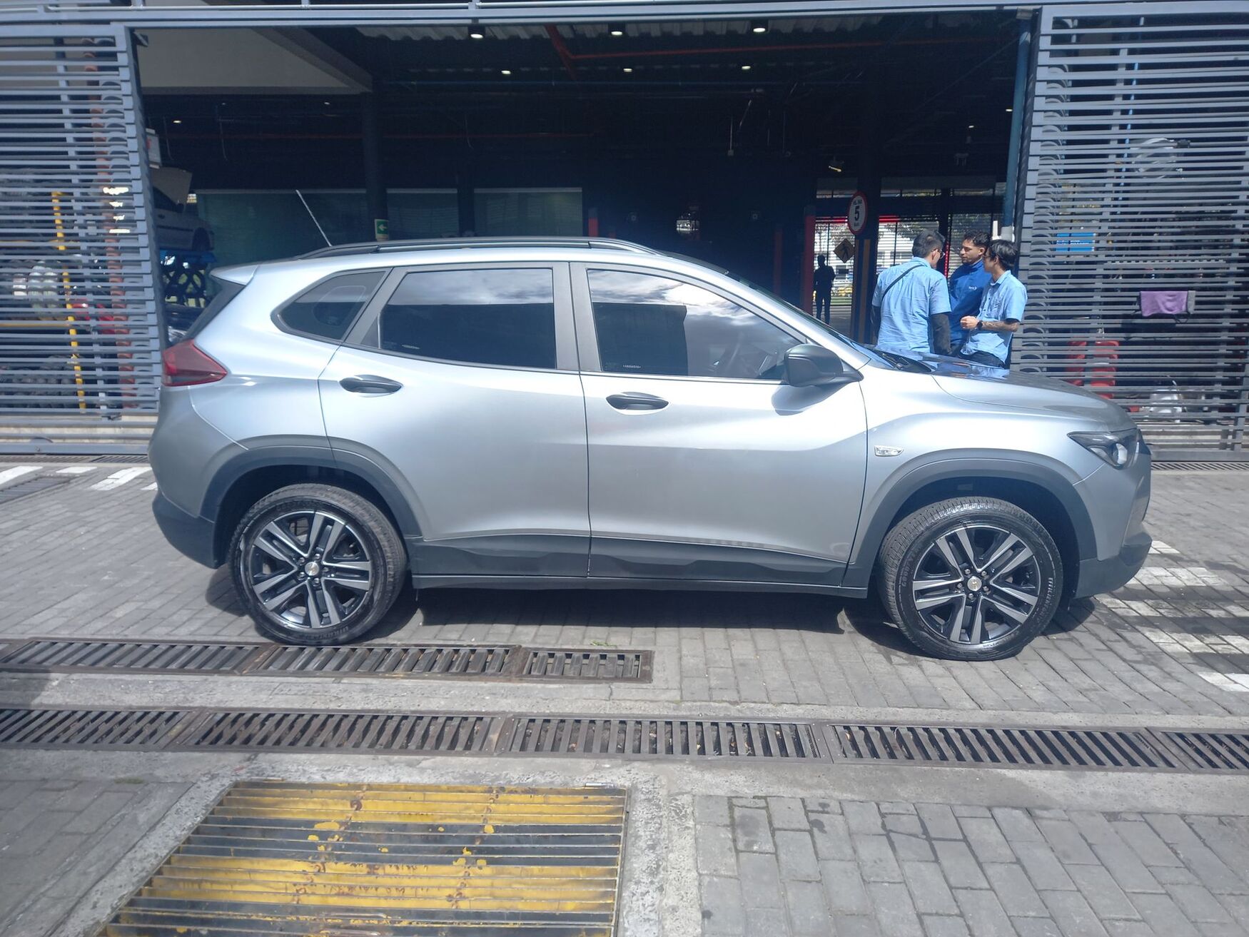 CHEVROLET TRACKER 2025