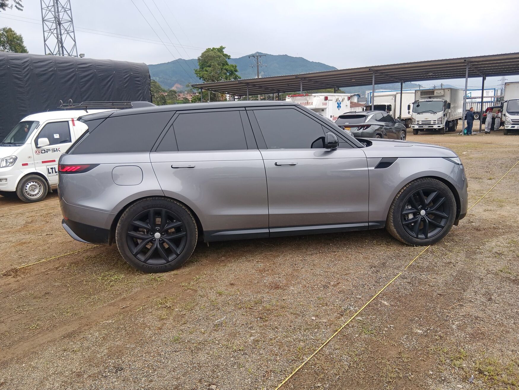 LAND ROVER SPORT 2025