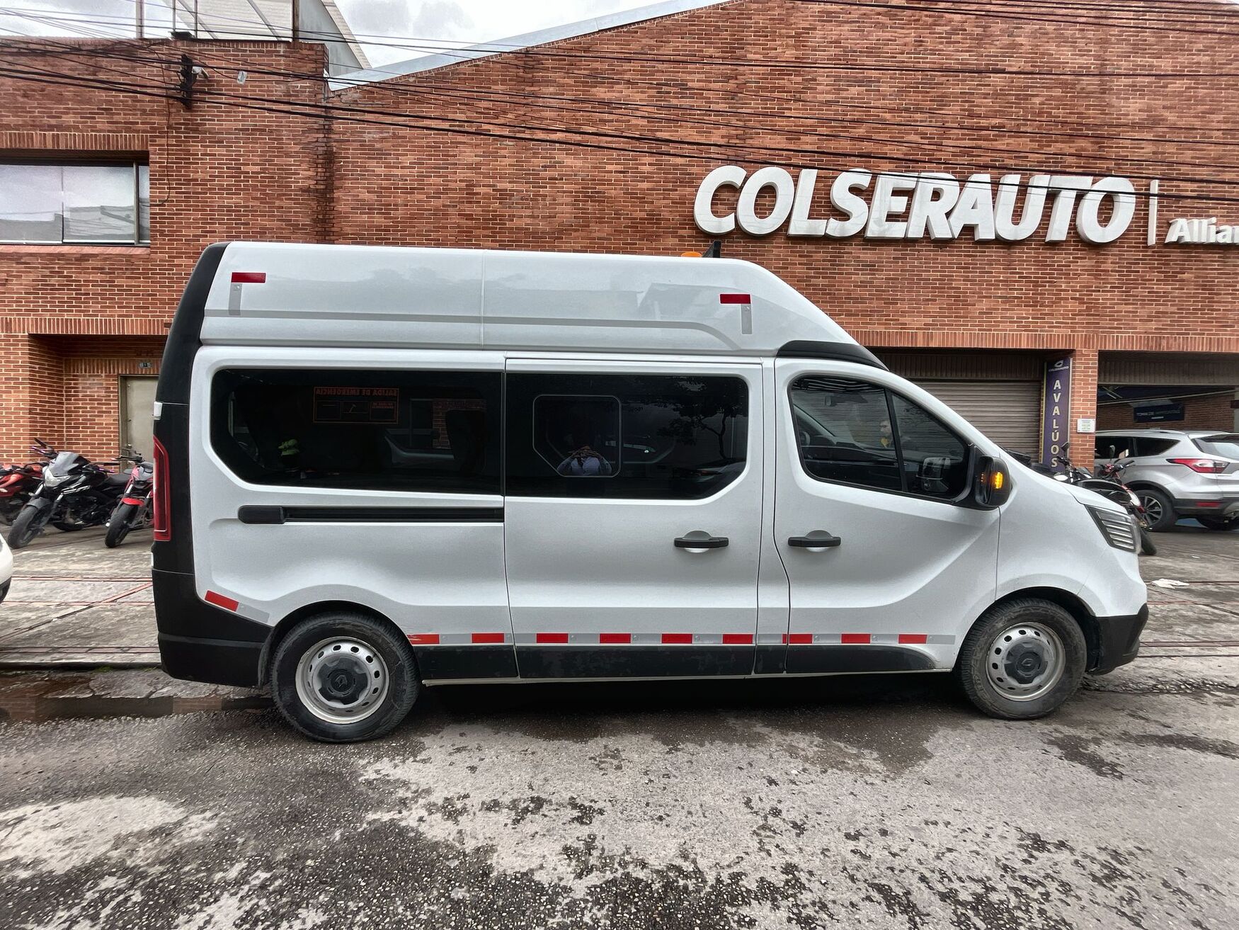 RENAULT TRAFIC 2024