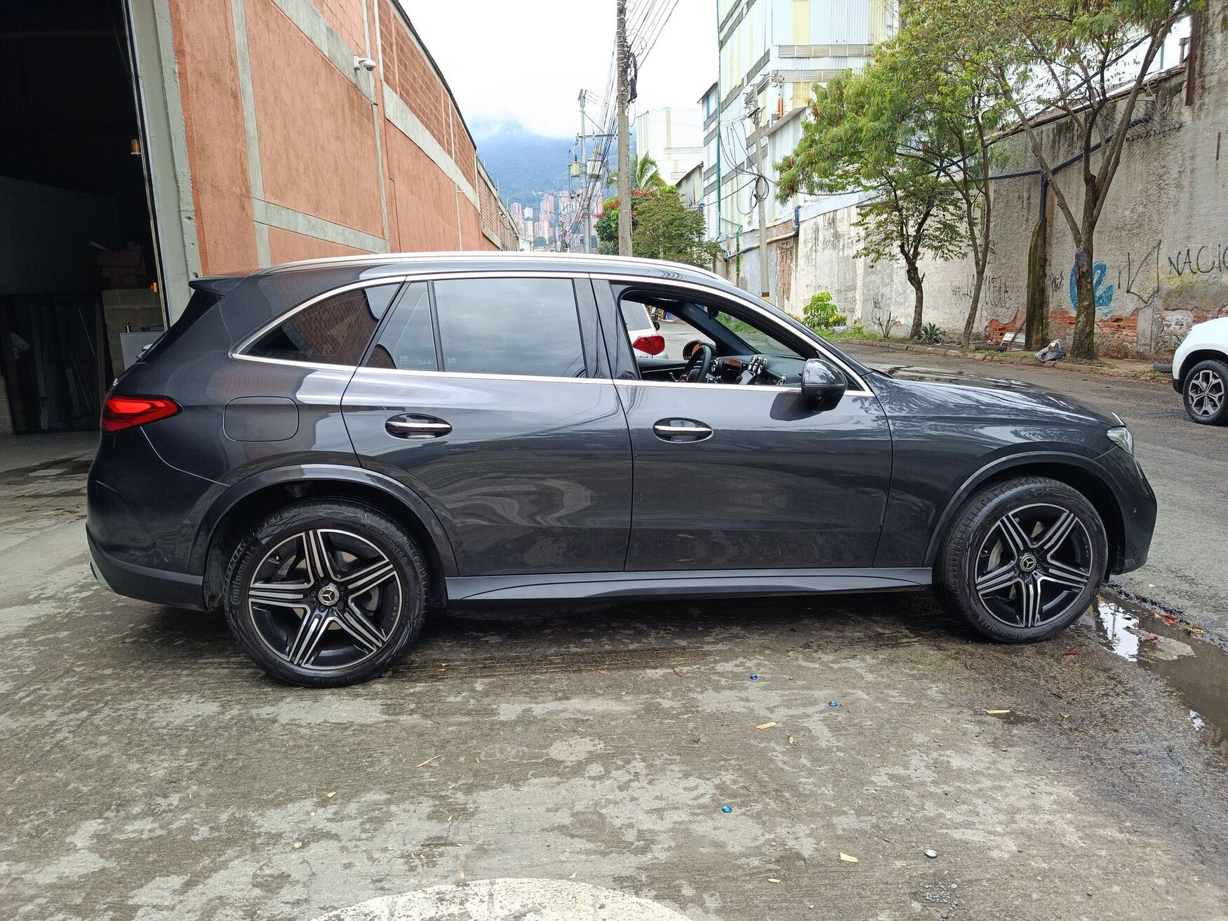 MERCEDES-BENZ GLC300 2026