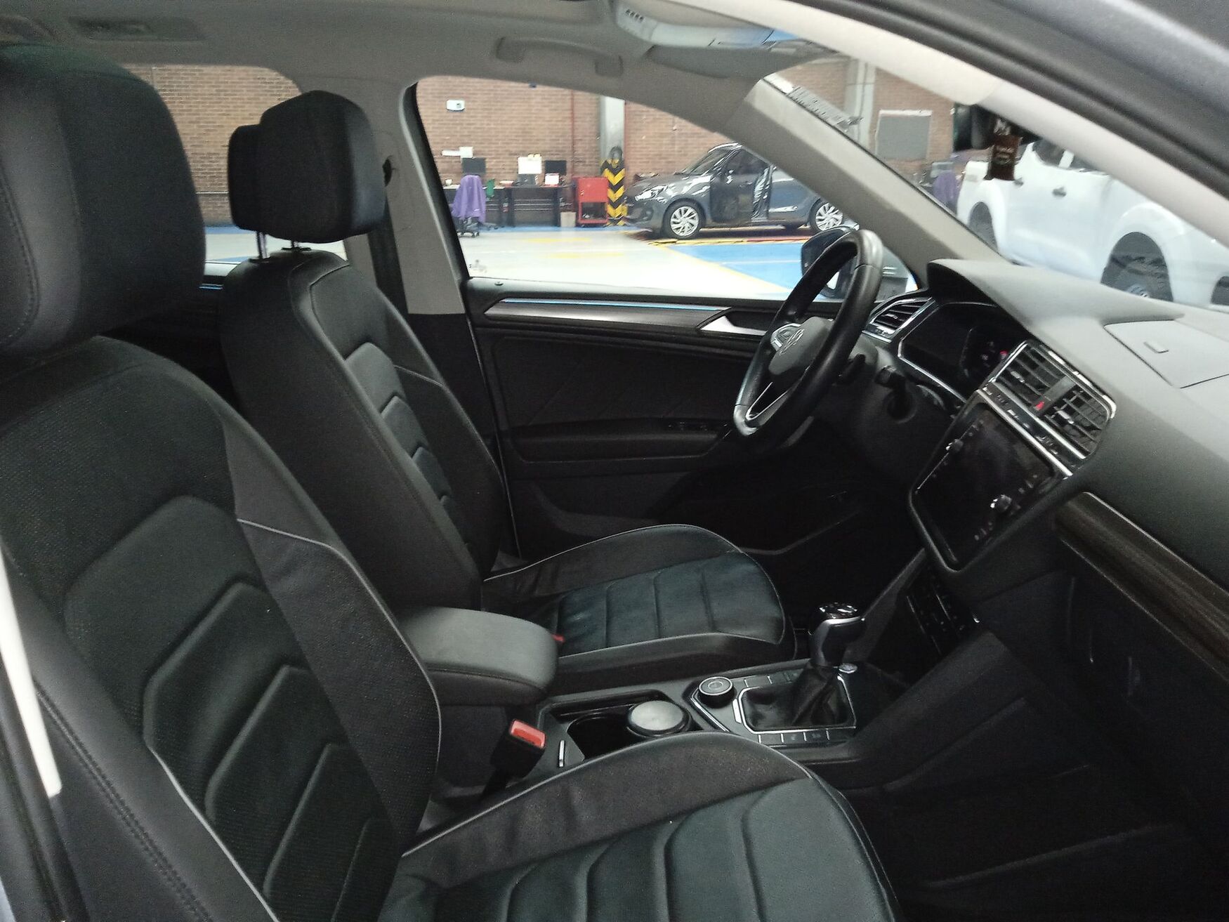 VOLKSWAGEN TIGUAN 2023