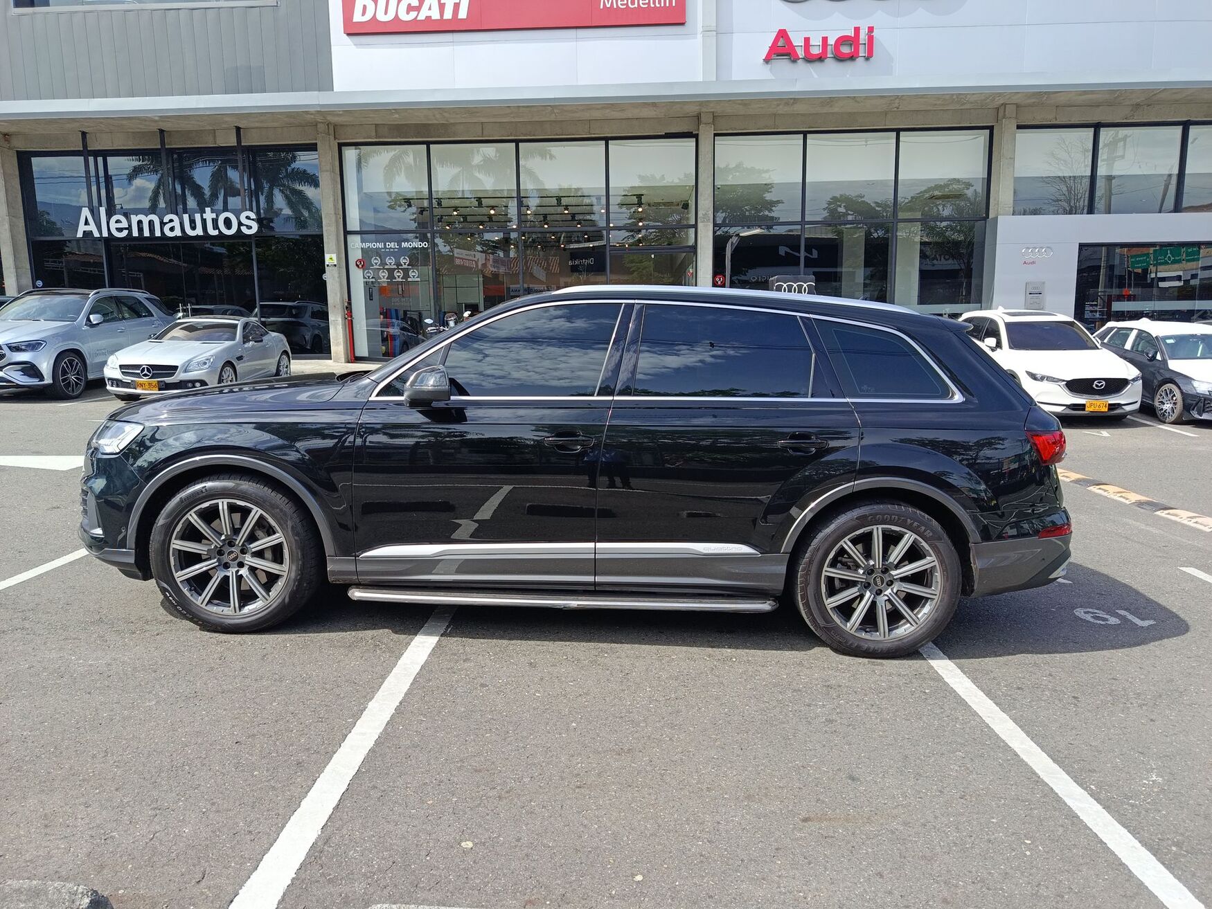AUDI Q7 2023