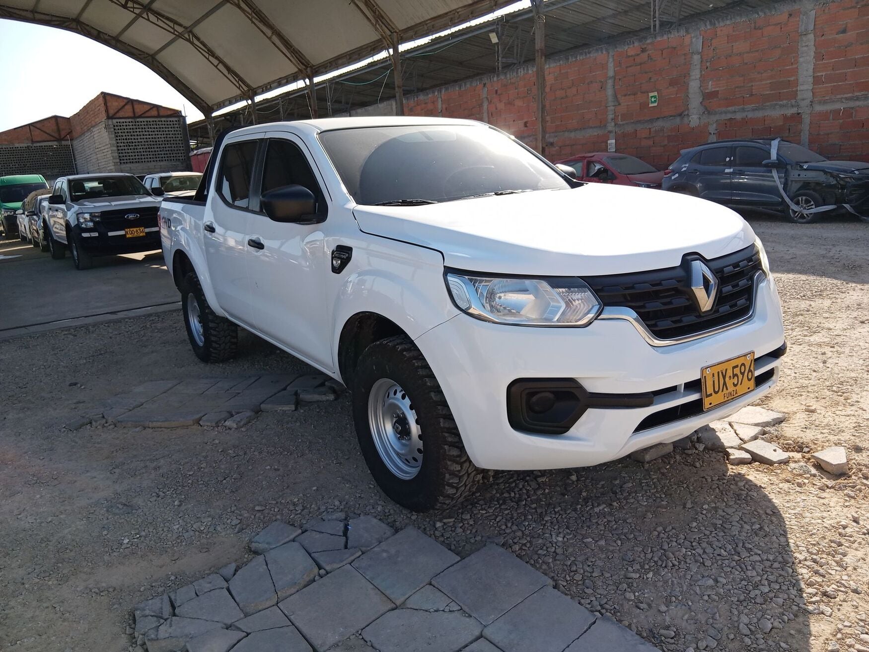 RENAULT ALASKAN 2023