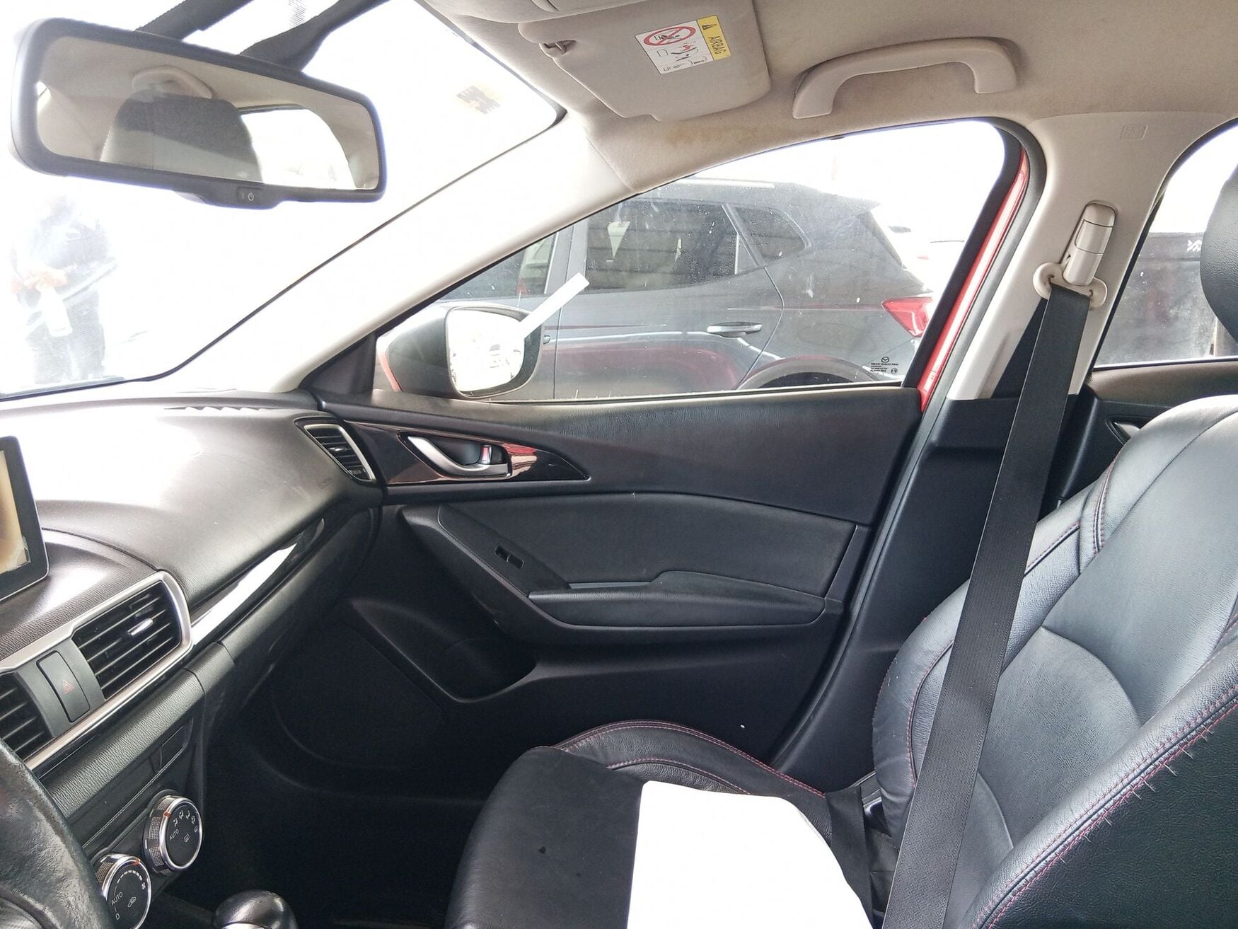 MAZDA 3 2015