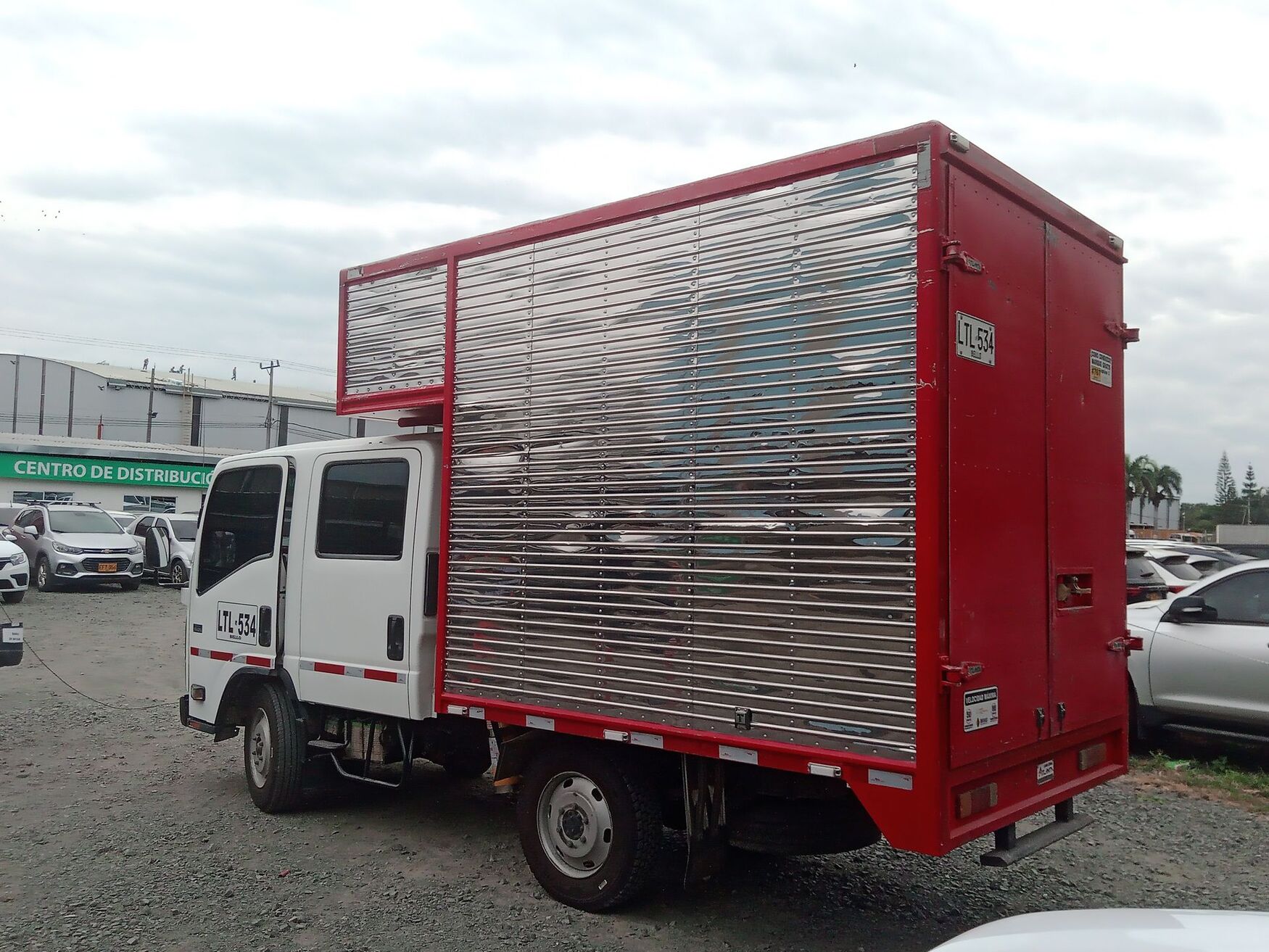 CHEVROLET NHR DOBLE 2023