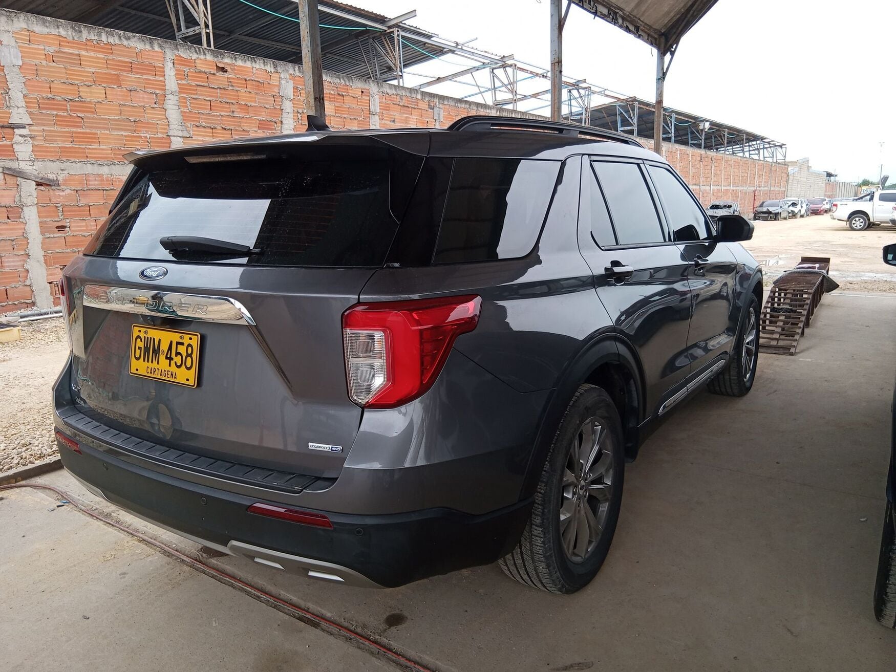 FORD EXPLORER 2021
