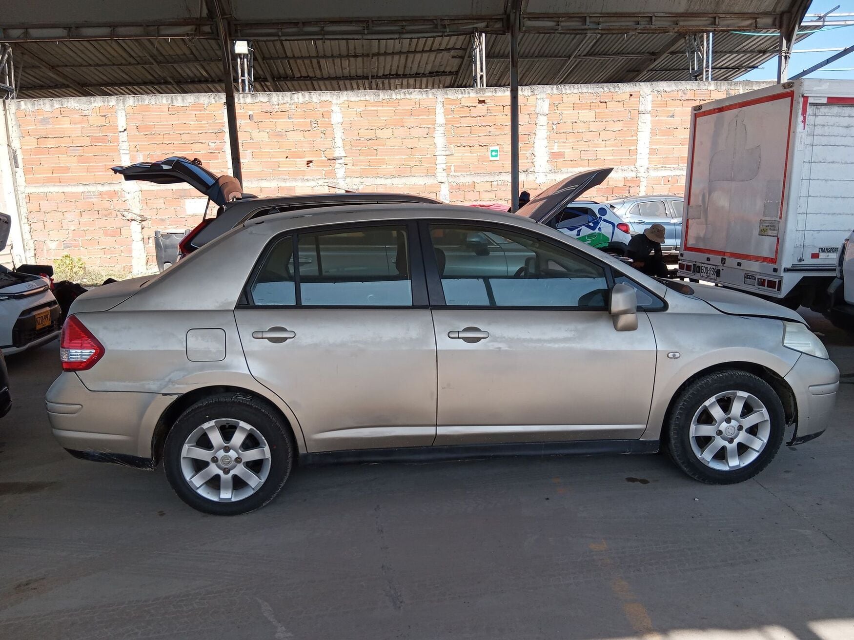 NISSAN TIIDA 2010